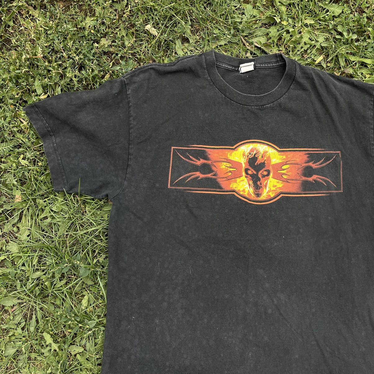 Vintage Vintage 90s Sun Faded Graphic Tee Fire Skulls Grunge Baggy L Size US L / EU 52-54 / 3 - 4 Thumbnail