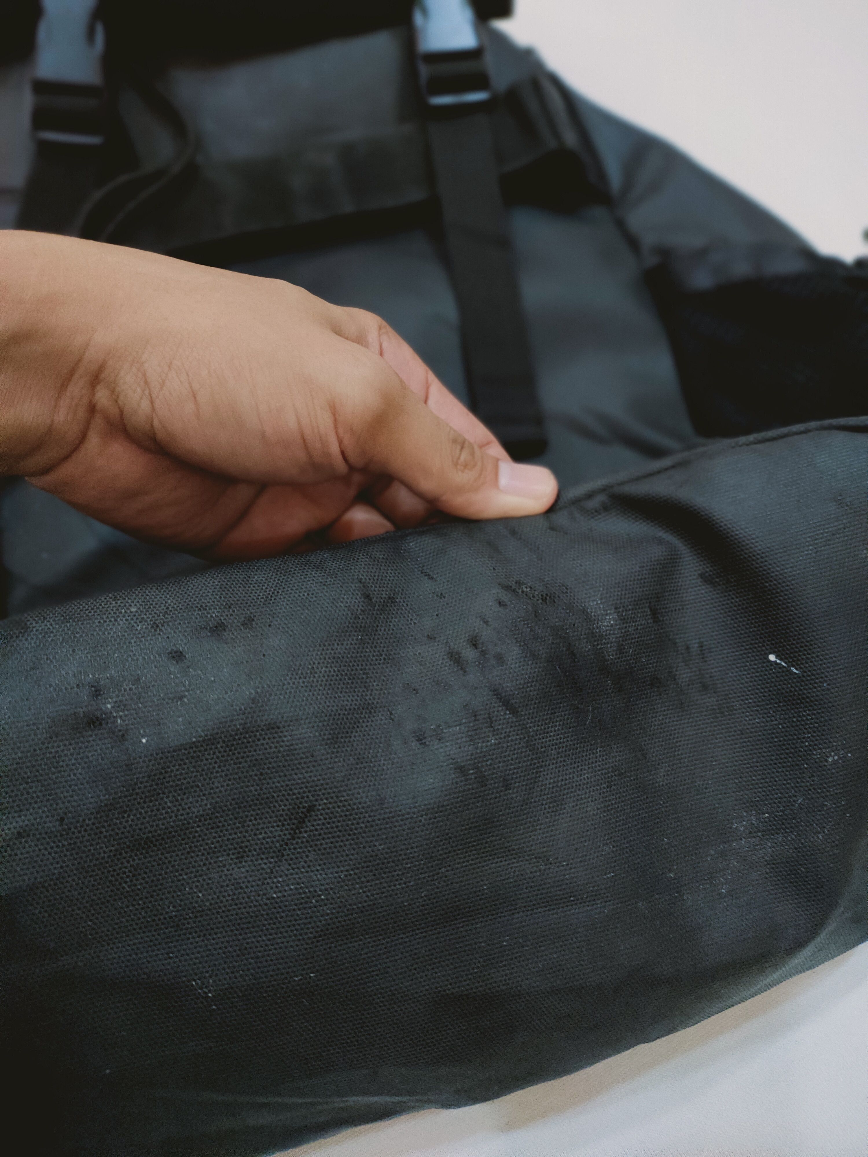 Thrasher VINTAGE TRASHER MAGAZINE SKATE AND DESTROY SKATE HOLDER BAG Size ONE SIZE - 8 Thumbnail