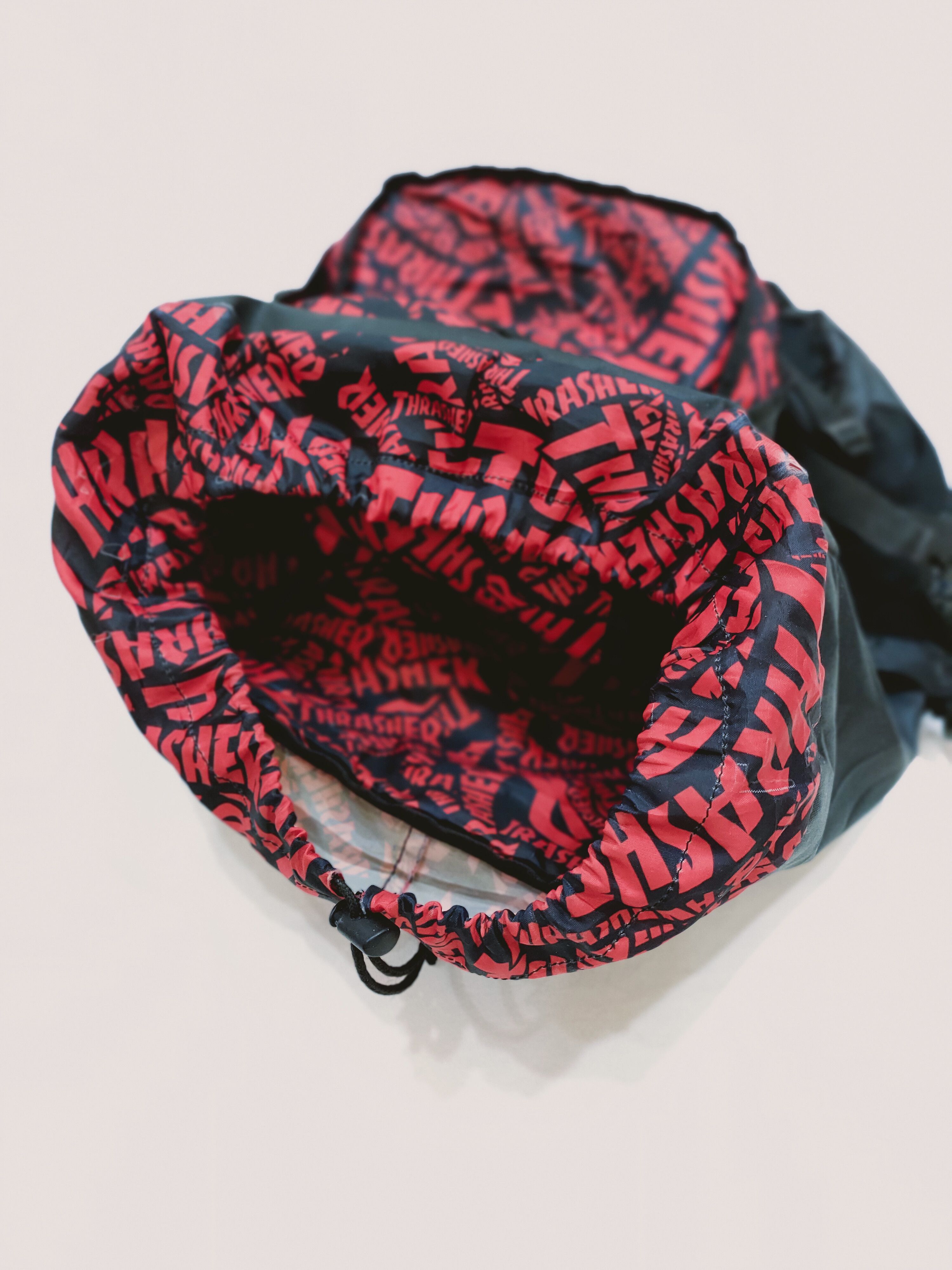 Thrasher VINTAGE TRASHER MAGAZINE SKATE AND DESTROY SKATE HOLDER BAG Size ONE SIZE - 6 Thumbnail