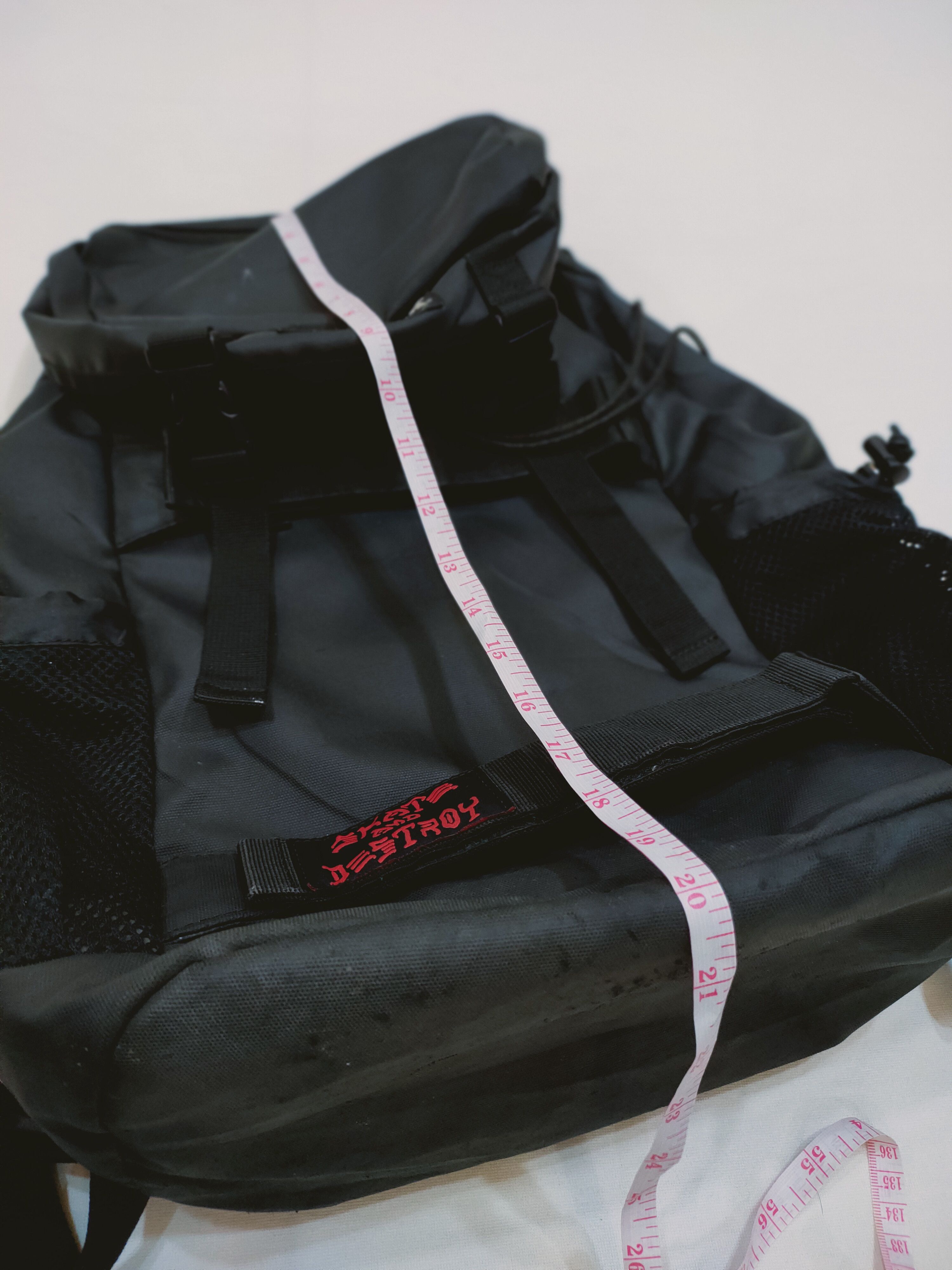 Thrasher VINTAGE TRASHER MAGAZINE SKATE AND DESTROY SKATE HOLDER BAG Size ONE SIZE - 11 Thumbnail
