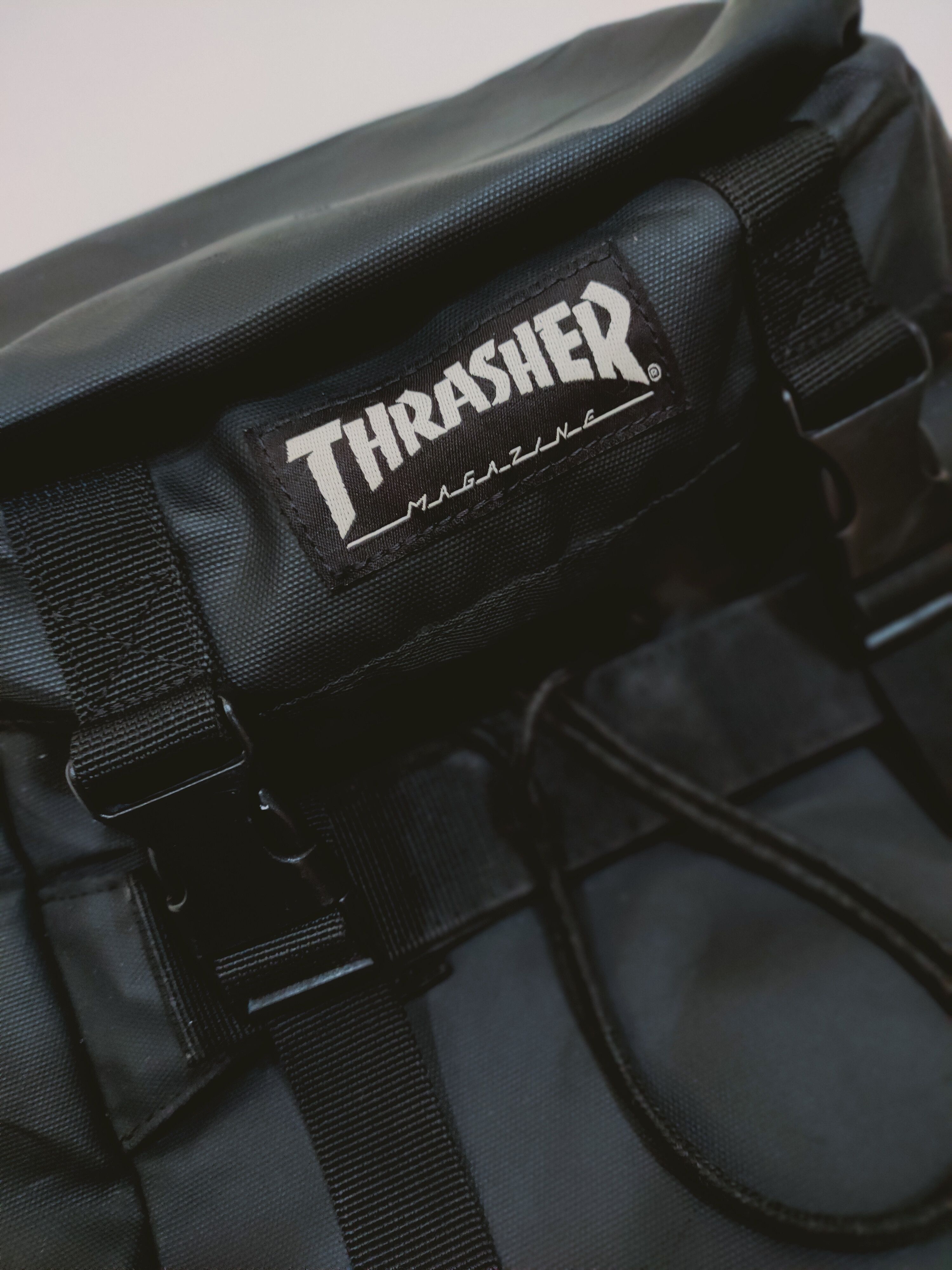 Thrasher VINTAGE TRASHER MAGAZINE SKATE AND DESTROY SKATE HOLDER BAG Size ONE SIZE - 4 Thumbnail