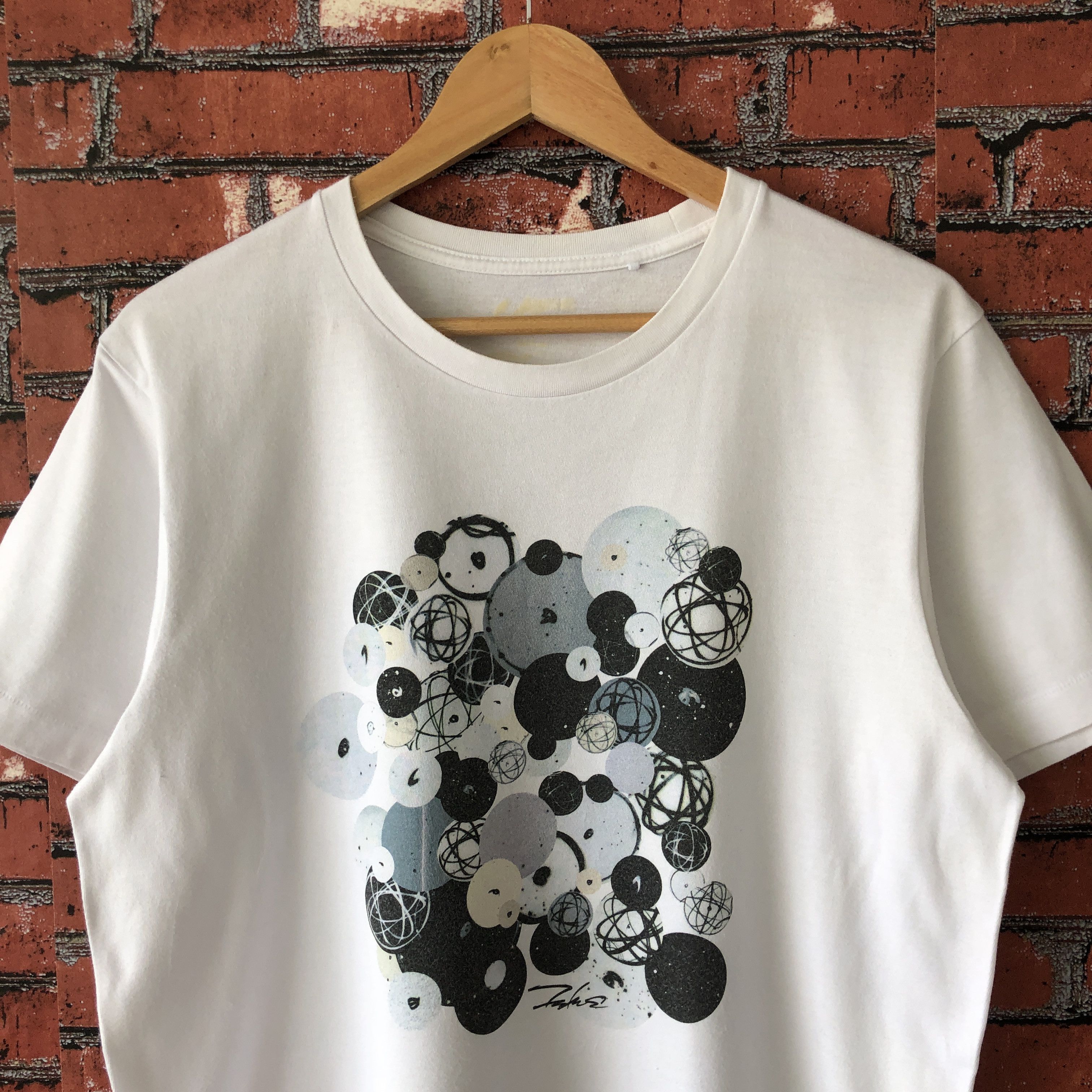 Futura × Uniqlo Futura Laboratories Abstract Uniqlo Big Logo Tee Shirt Size US M / EU 48-50 / 2 - 2 Thumbnail
