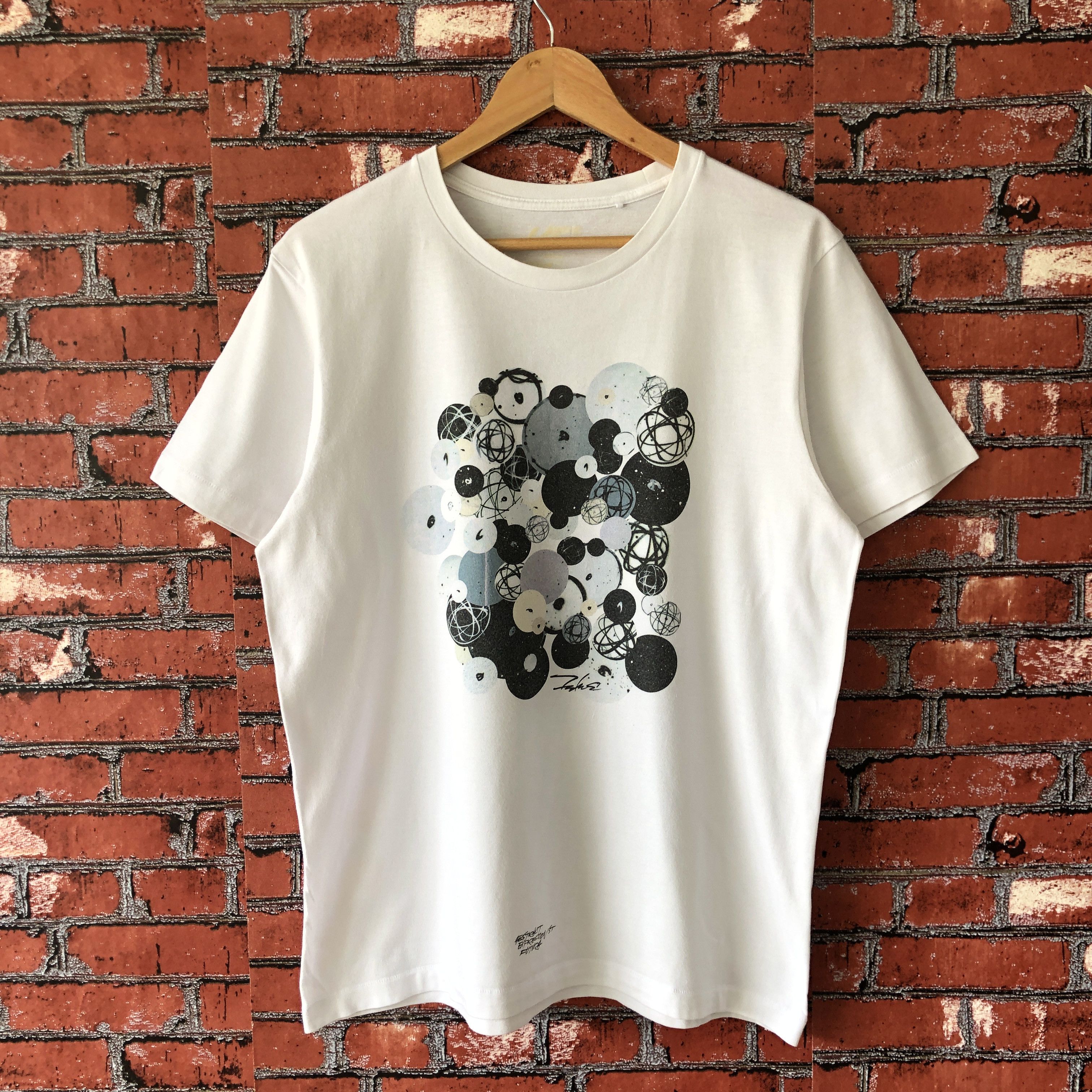 Futura × Uniqlo Futura Laboratories Abstract Uniqlo Big Logo Tee Shirt Size US M / EU 48-50 / 2 - 1 Thumbnail