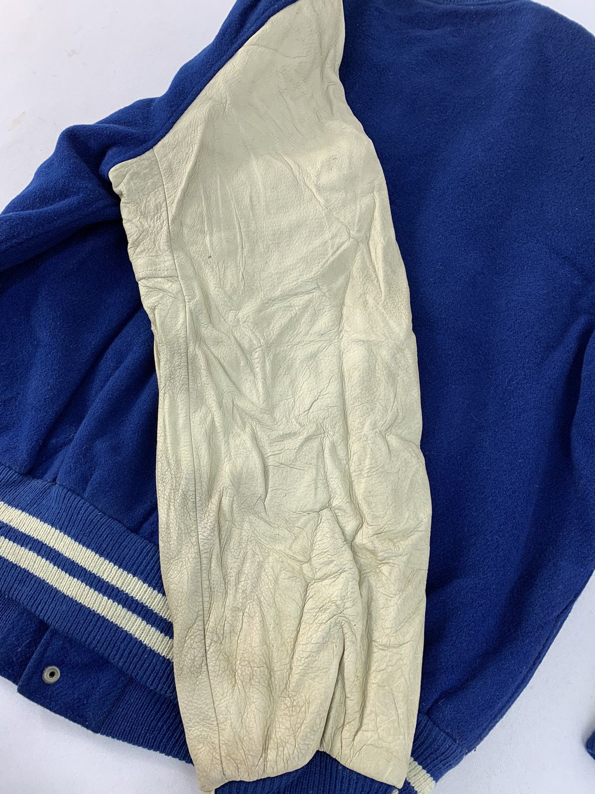 Japanese Brand Vintage 90s Varsity Jacket Leather Sleeve Padded inner Size US L / EU 52-54 / 3 - 15 Thumbnail