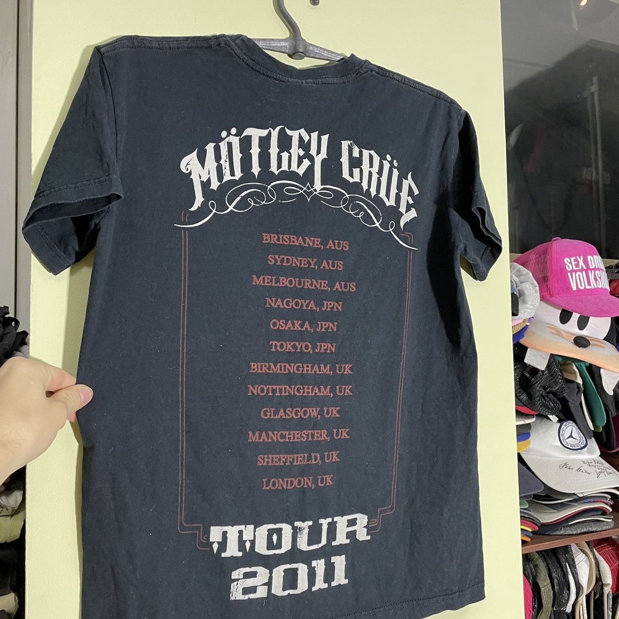 Vintage Vintage Y2K Motley Crue Band Tee Graphic Grunge Thrashed S Size US S / EU 44-46 / 1 - 7 Thumbnail