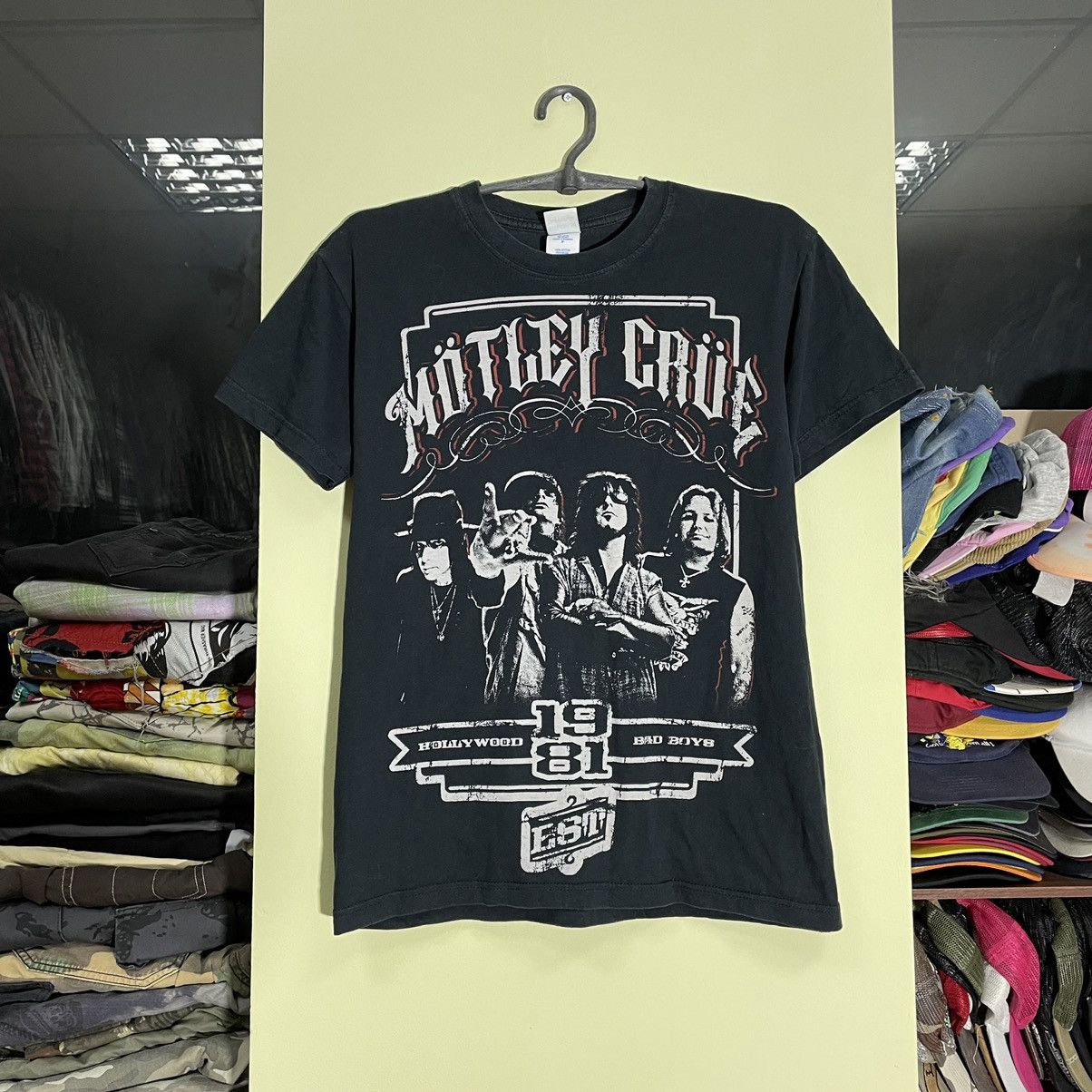 Vintage Vintage Y2K Motley Crue Band Tee Graphic Grunge Thrashed S Size US S / EU 44-46 / 1 - 1 Thumbnail