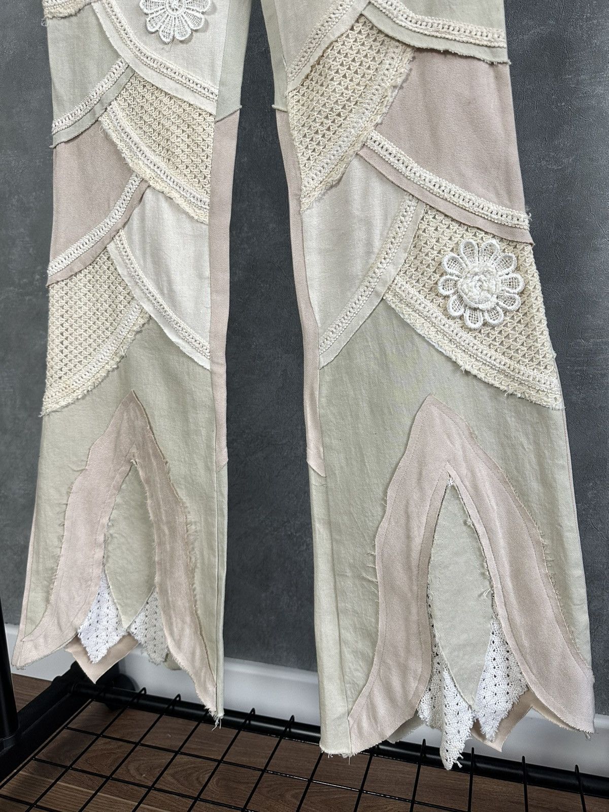 Japanese Brand × Vintage Vintage Embroidered Floral Women’s Pants Size 26" / US 2 / IT 38 - 4 Thumbnail