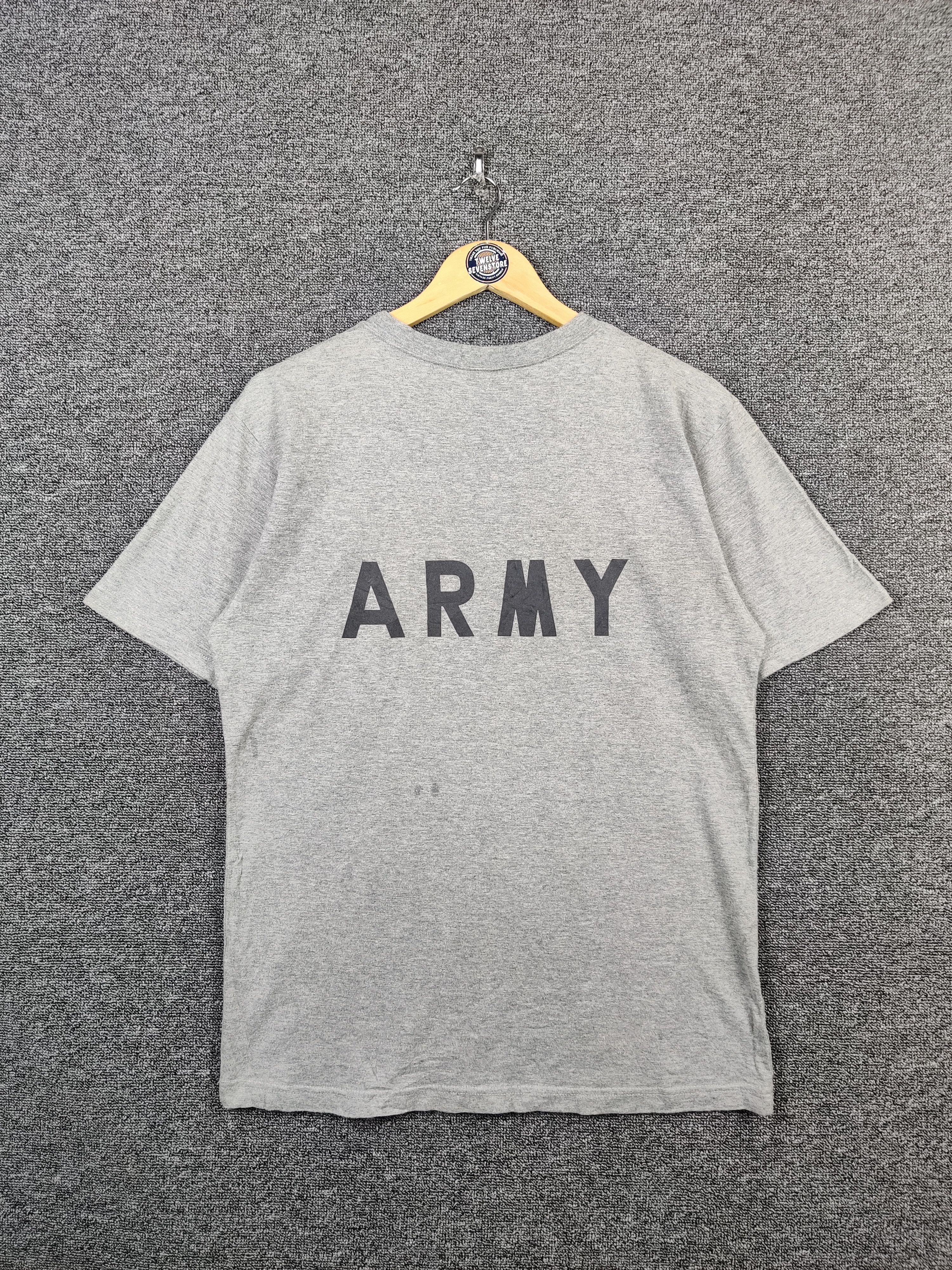 Vintage Vintage Army Military Spellout Tee Tshirt Size US L / EU 52-54 / 3 - 1 Thumbnail