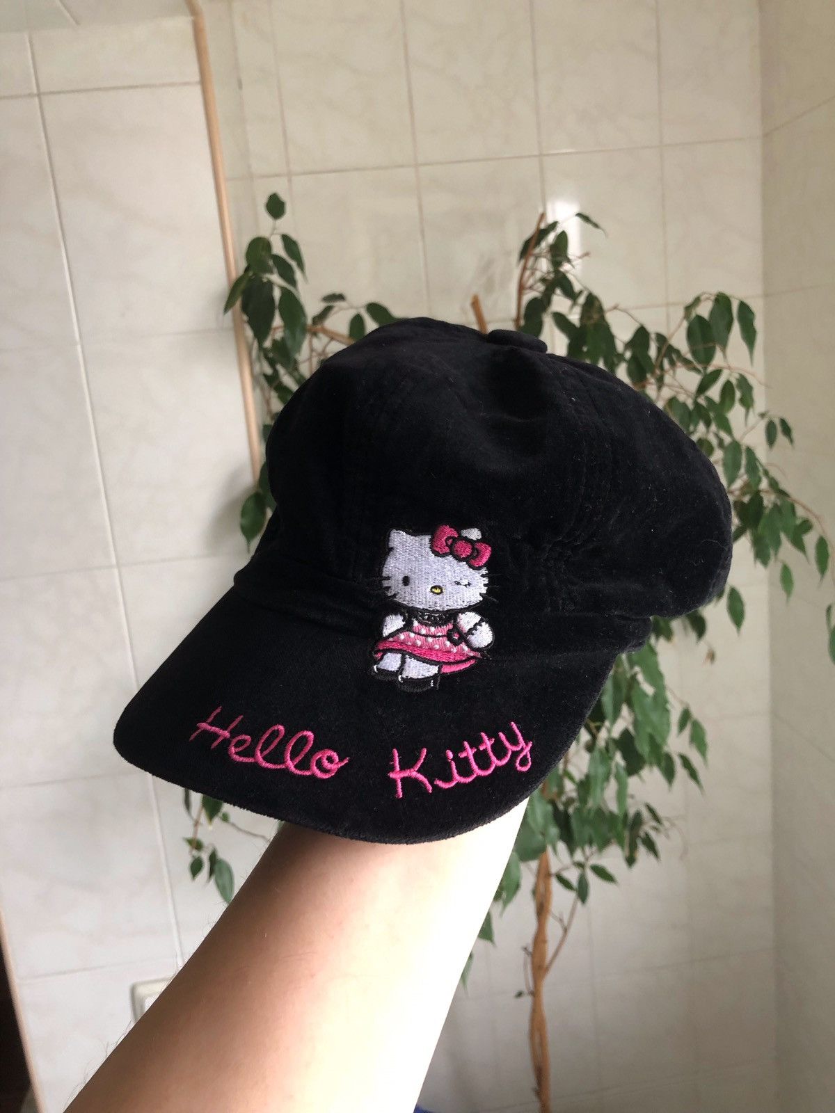 Cartoon Network × Japanese Brand × Vintage Hello Kitty vintage black cap hat 2000s pink logo Size ONE SIZE - 1 Thumbnail