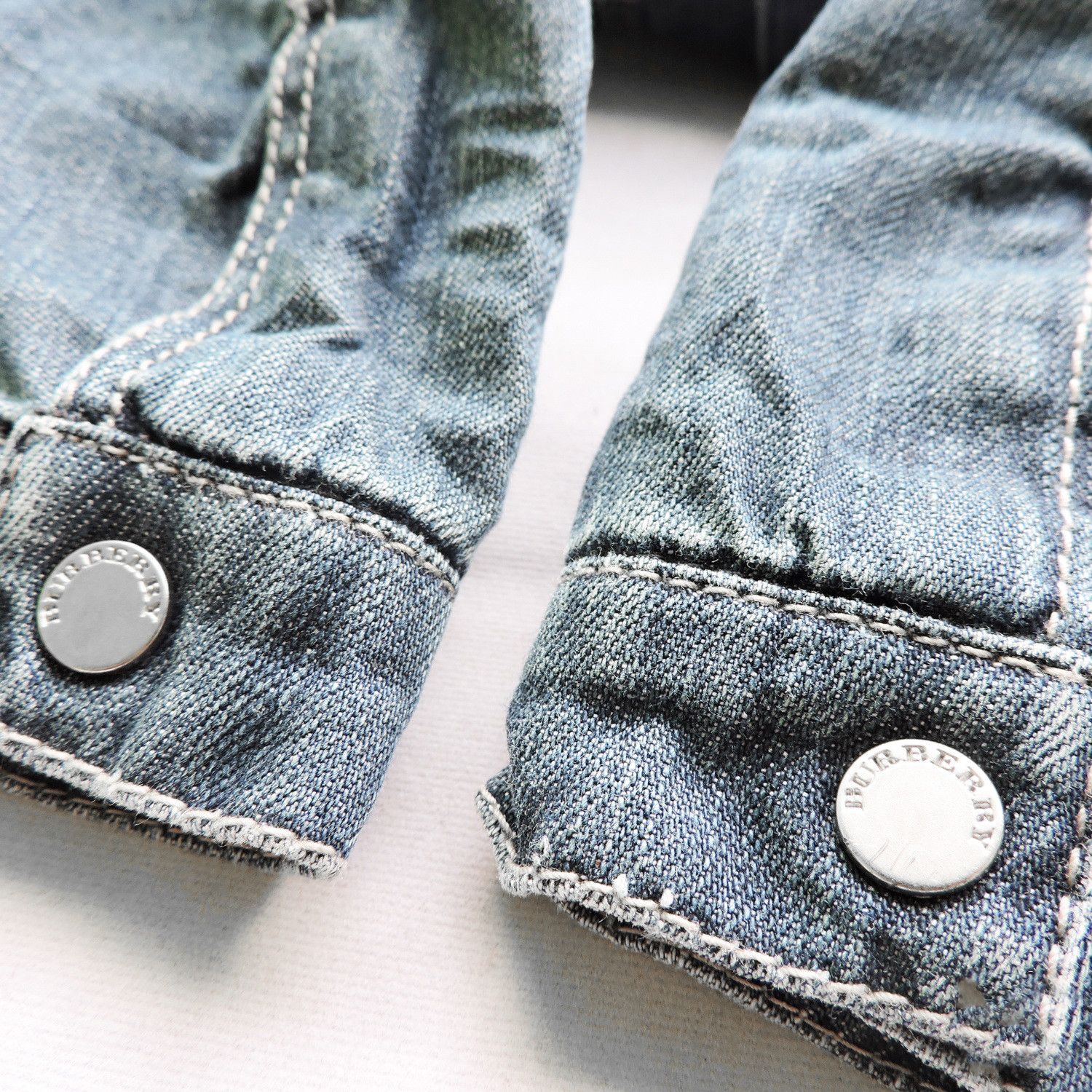 Burberry BURBERRY LINING PLAID PATTERN DENIM JACKET, 18 MONTHS Size US S / EU 44-46 / 1 - 16 Thumbnail