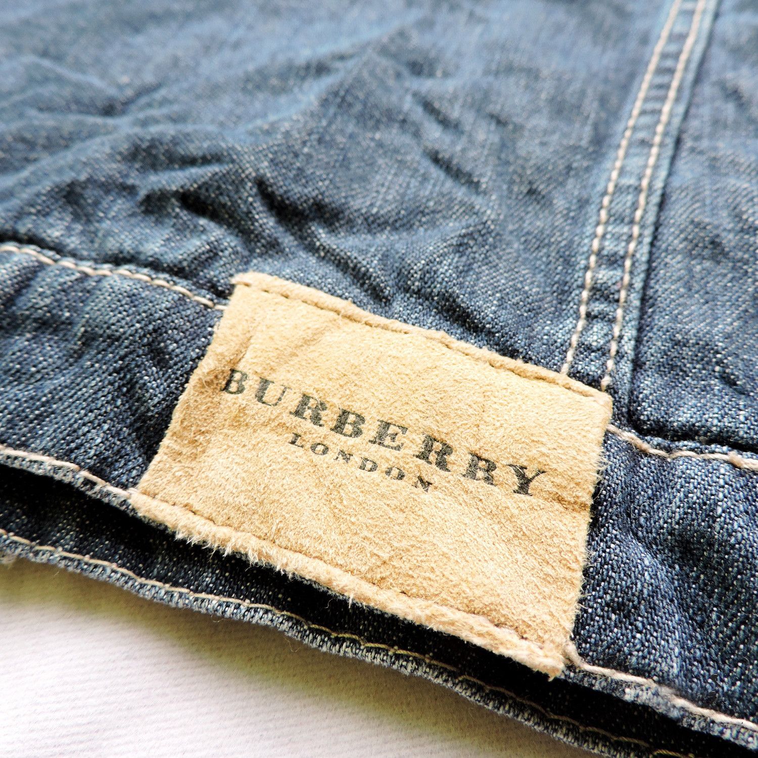 Burberry BURBERRY LINING PLAID PATTERN DENIM JACKET, 18 MONTHS Size US S / EU 44-46 / 1 - 14 Thumbnail