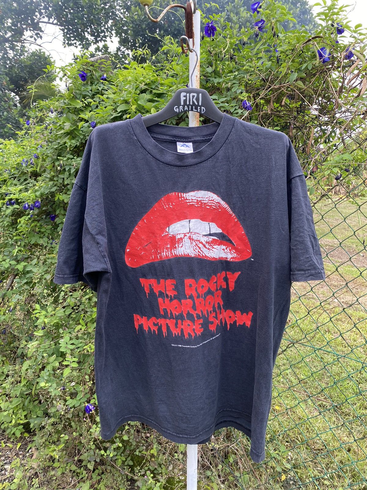 Vintage Vintage 1998 The Rocky Horror Picture Show Movie Tshirt Size US XL / EU 56 / 4 - 1 Thumbnail