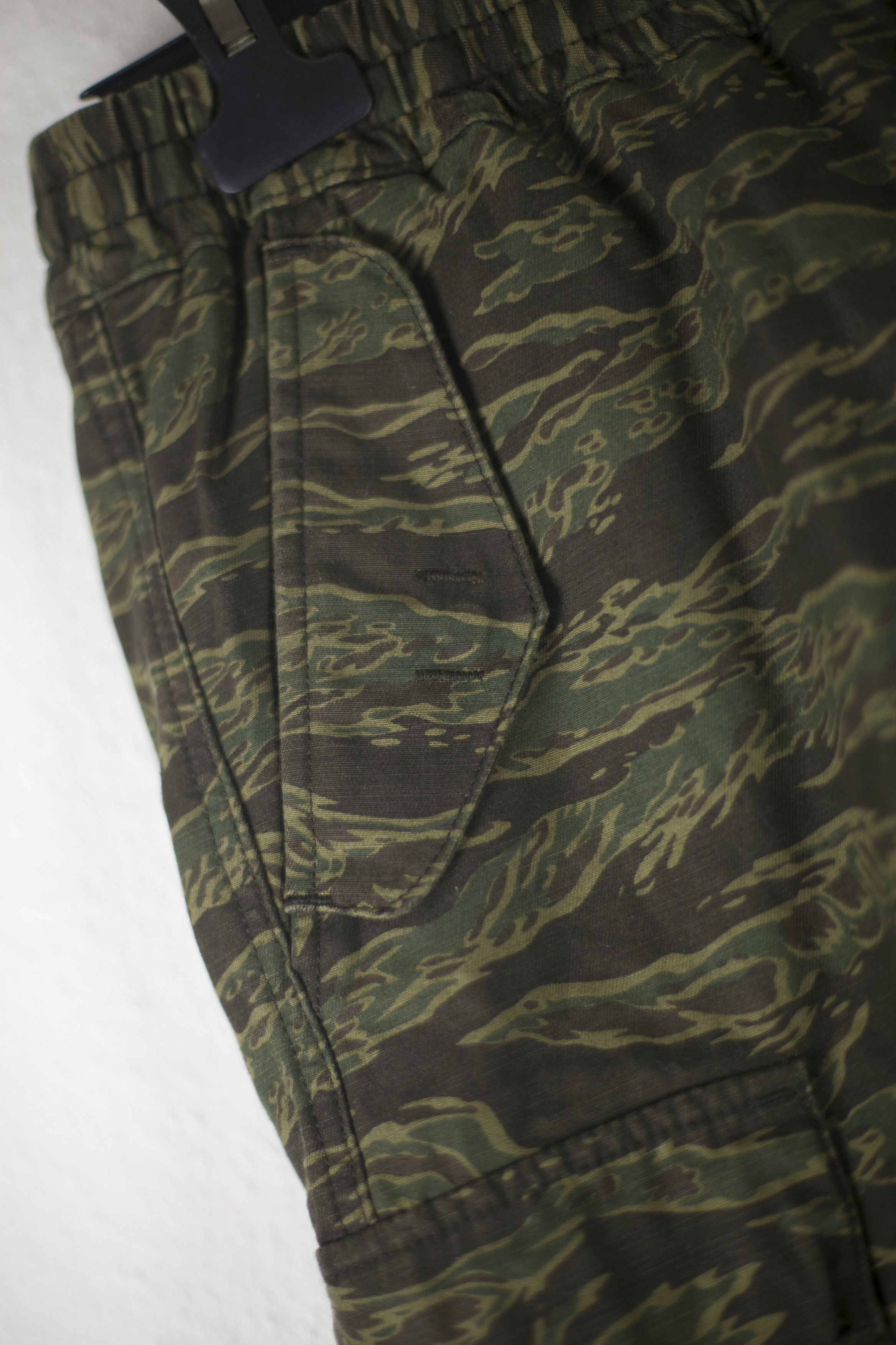 Carhartt Wip Carhartt WIP CAMPER SHORT Ness Camo Tiger, Laurel Slim M Size US 32 / EU 48 - 2 Thumbnail