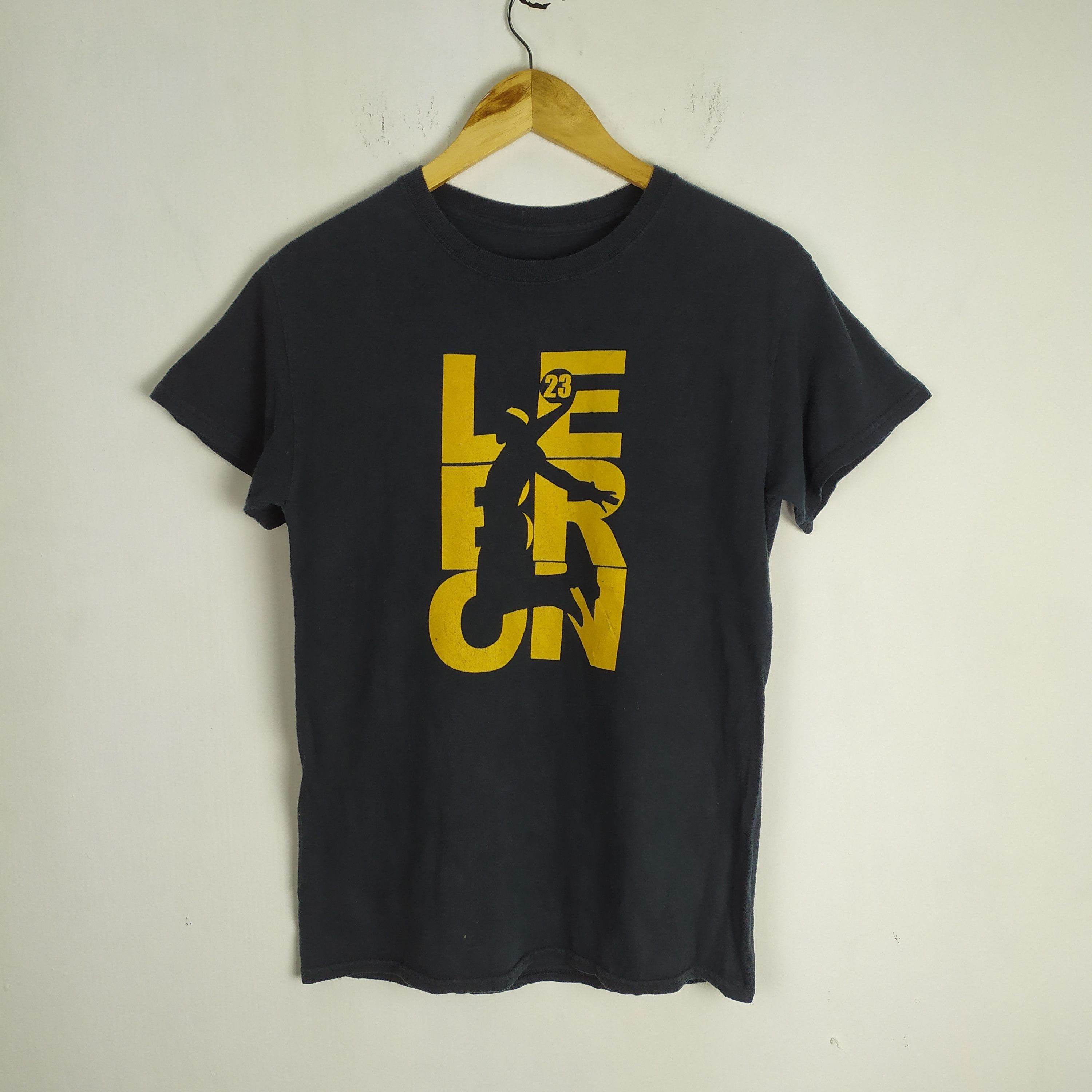 NBA VINTAGE LABRON LA LAKERS SHIRT Size US M / EU 48-50 / 2 - 1 Thumbnail