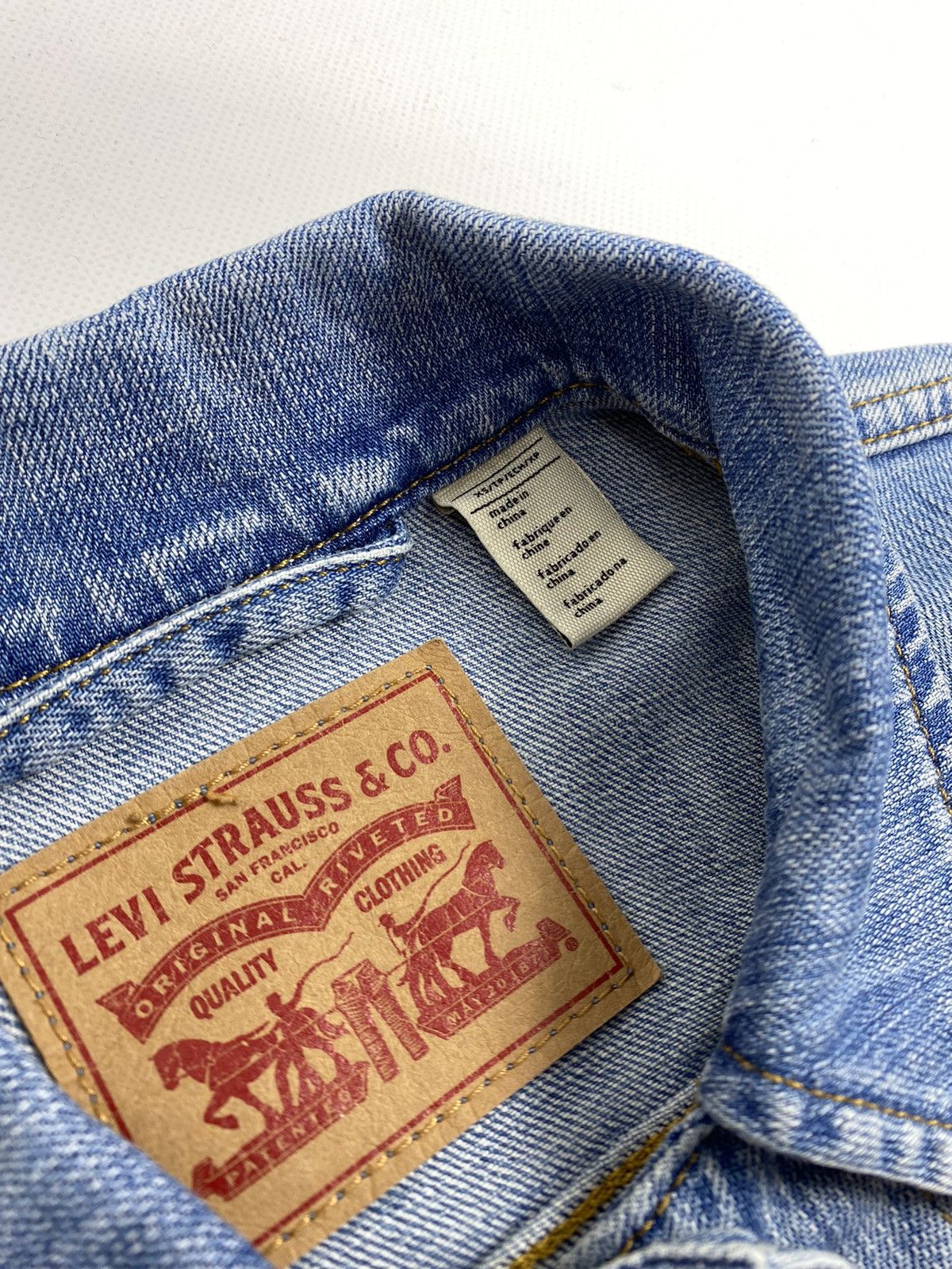 Levi's 🔥LASTDROP🔥 Washed Light Denim Trucker Jeans Jacket Size XS / US 0-2 / IT 36-38 - 3 Thumbnail