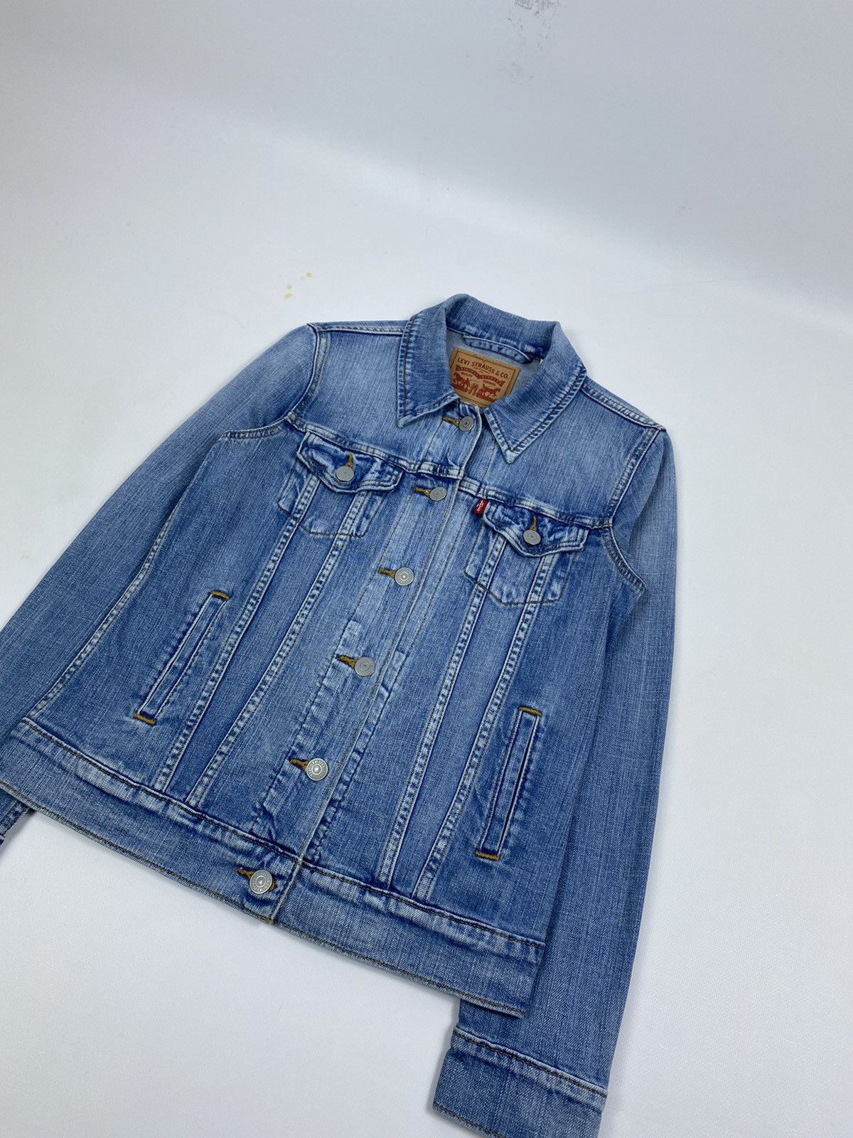Levi's 🔥LASTDROP🔥 Washed Light Denim Trucker Jeans Jacket Size XS / US 0-2 / IT 36-38 - 2 Thumbnail