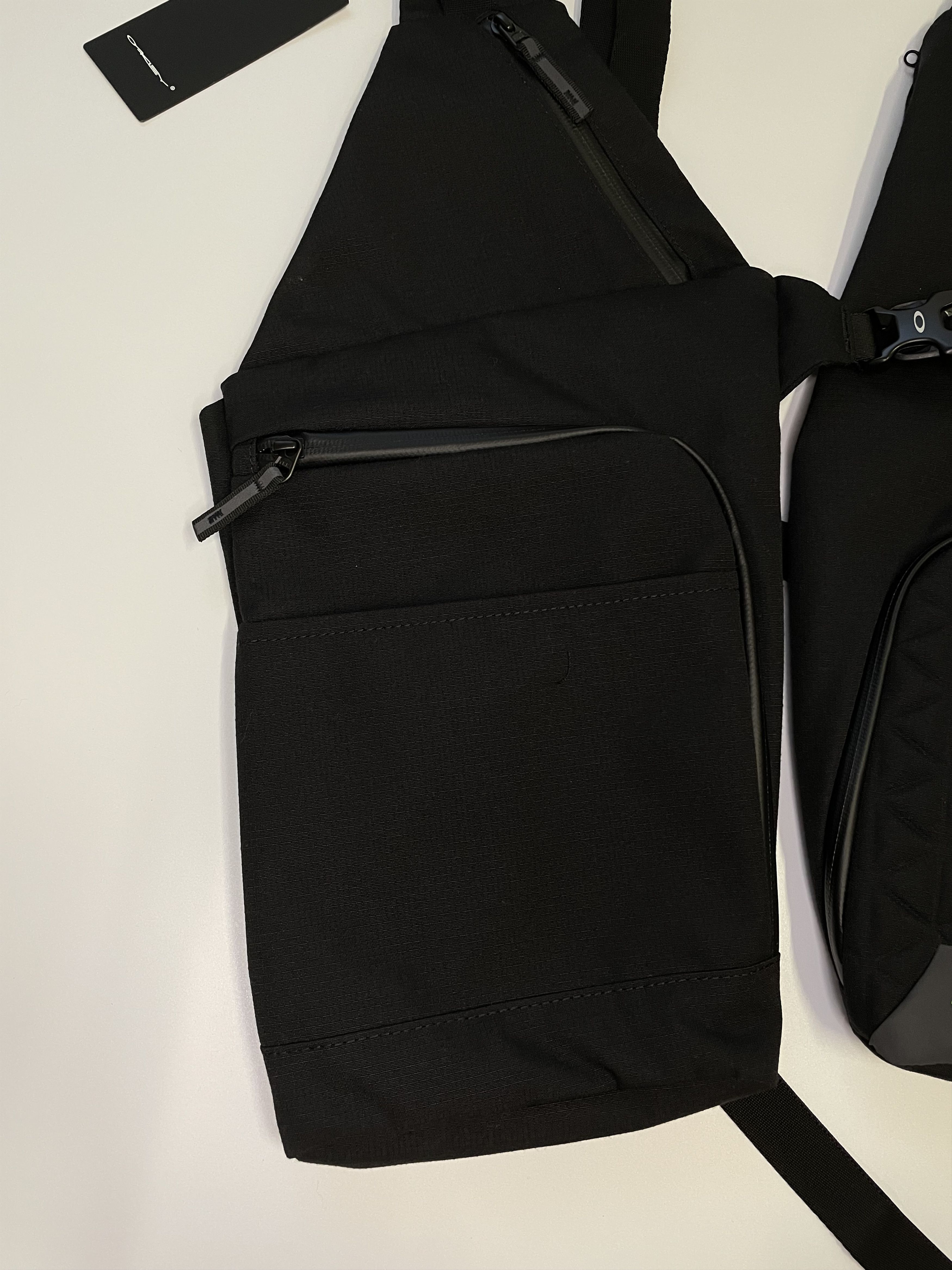 Oakley Oakley Body Bag Vest Bag (0463) Size US M / EU 48-50 / 2 - 12 Thumbnail