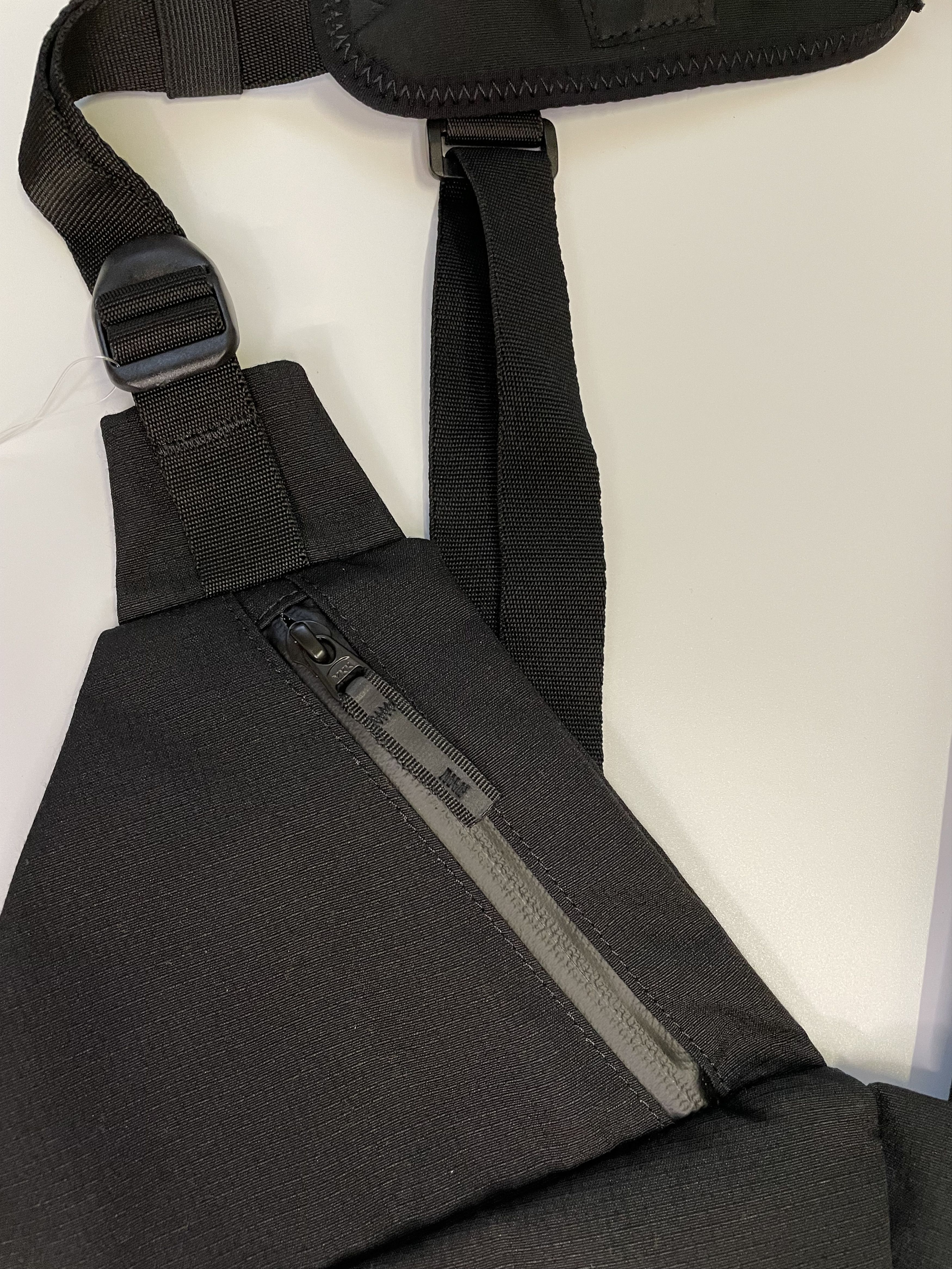 Oakley Oakley Body Bag Vest Bag (0463) Size US M / EU 48-50 / 2 - 9 Thumbnail