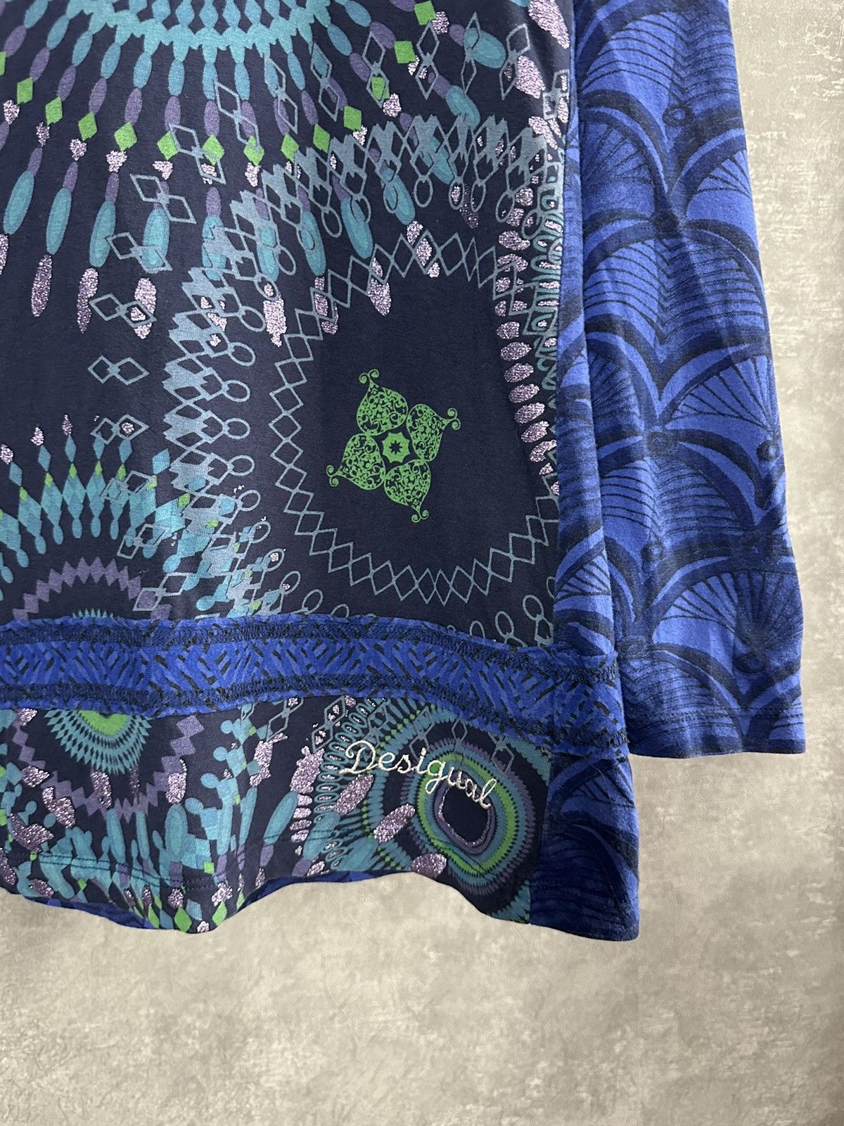 Desigual × Vintage Desigual Blue Printed Cotton V-neck Sweater Size M / US 6-8 / IT 42-44 - 4 Thumbnail