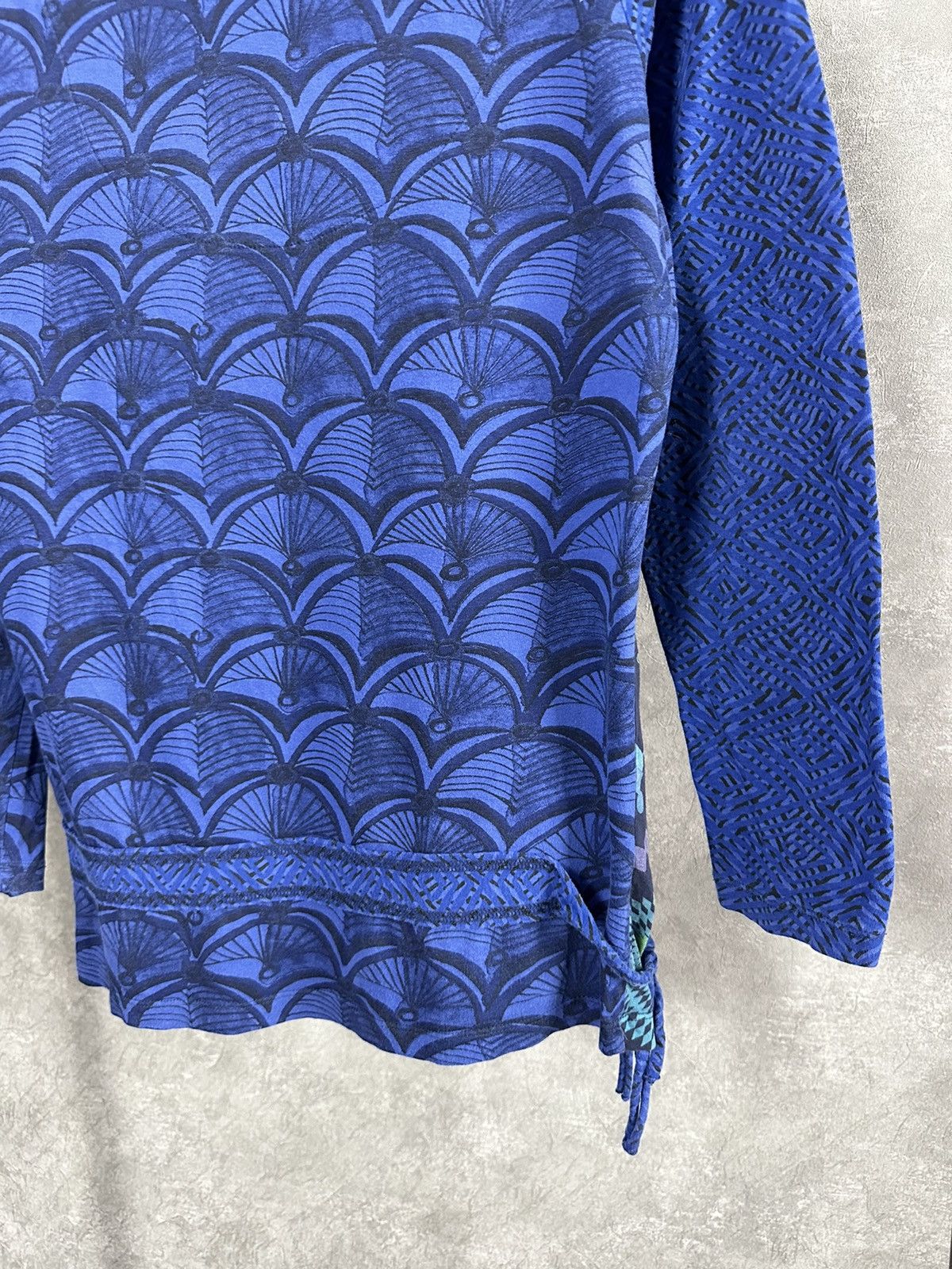 Desigual × Vintage Desigual Blue Printed Cotton V-neck Sweater Size M / US 6-8 / IT 42-44 - 8 Thumbnail