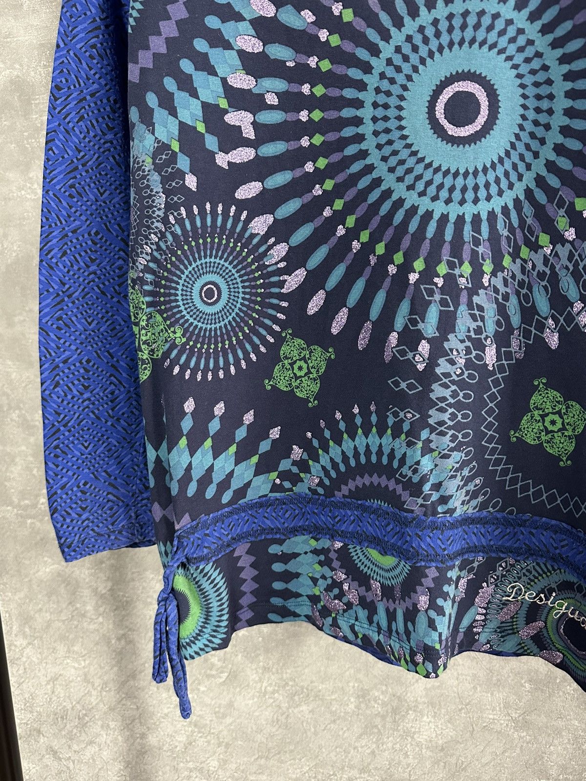 Desigual × Vintage Desigual Blue Printed Cotton V-neck Sweater Size M / US 6-8 / IT 42-44 - 3 Thumbnail