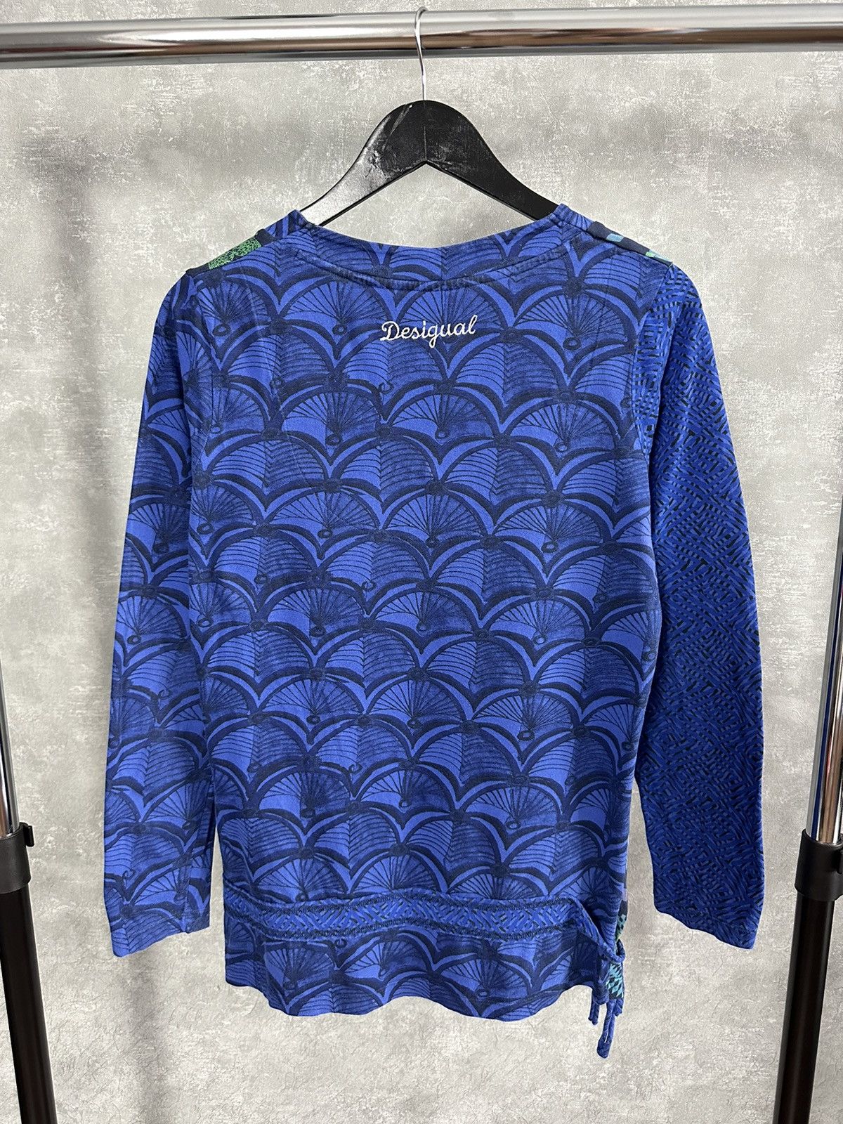 Desigual × Vintage Desigual Blue Printed Cotton V-neck Sweater Size M / US 6-8 / IT 42-44 - 6 Thumbnail