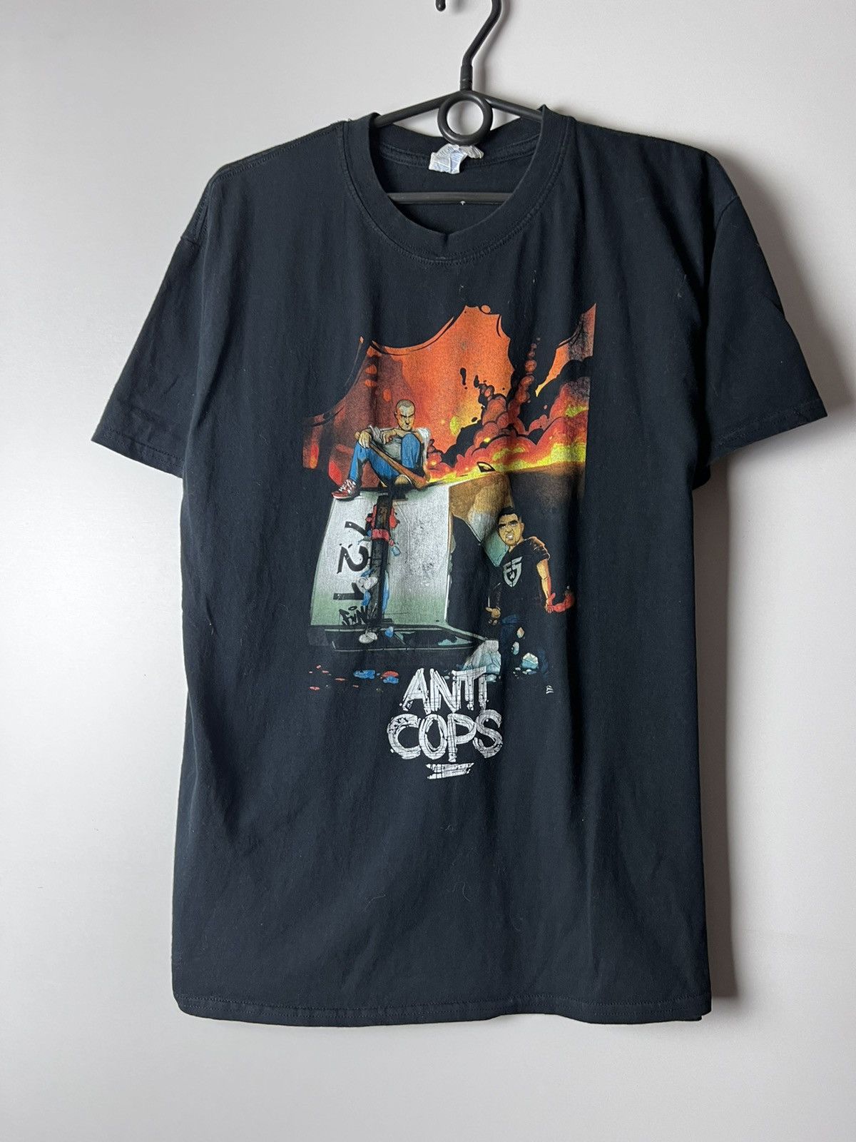 Vintage Anti Cops crazy t-shirt size L Size US L / EU 52-54 / 3 - 1 Thumbnail