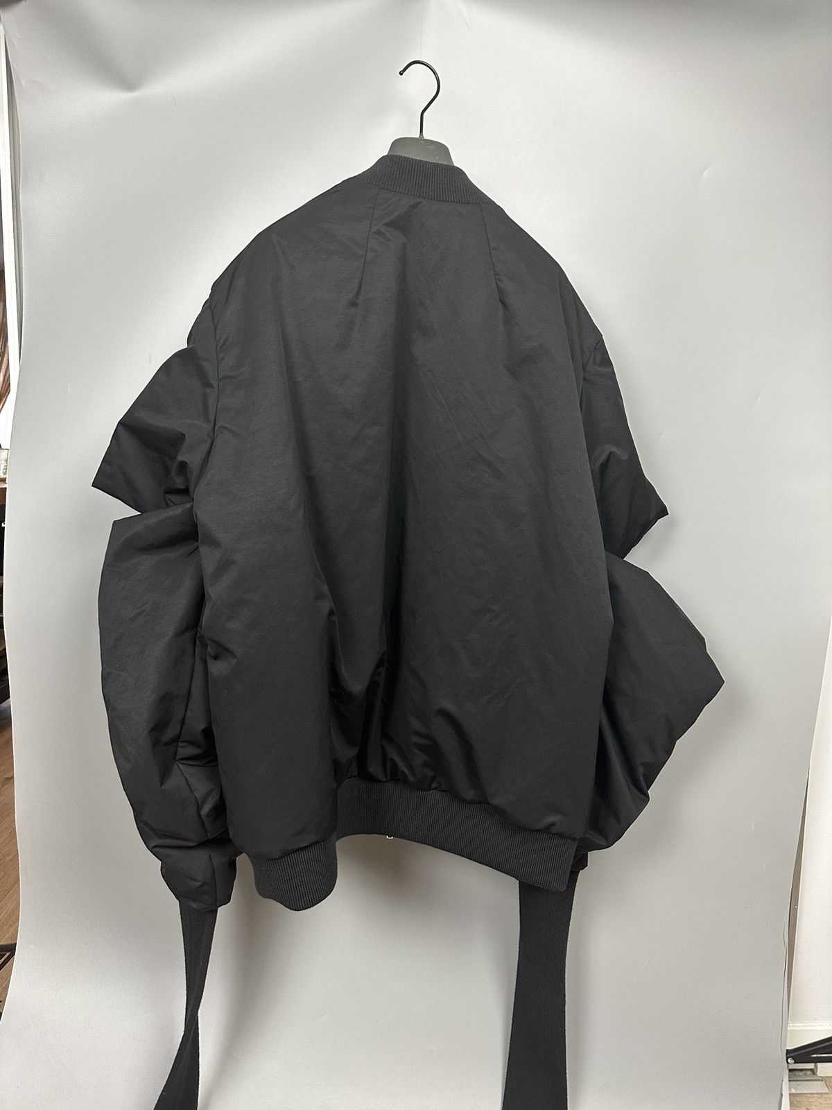 Rick Owens FW22 ‘STROBE’ Padded Gauntlet Bomber Size US L / EU 52-54 / 3 - 5 Thumbnail