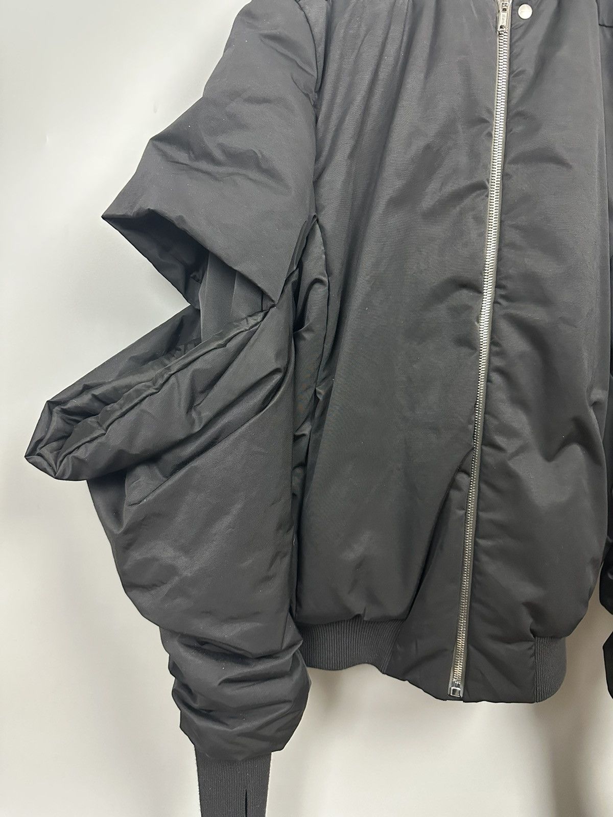 Rick Owens FW22 ‘STROBE’ Padded Gauntlet Bomber Size US L / EU 52-54 / 3 - 4 Thumbnail