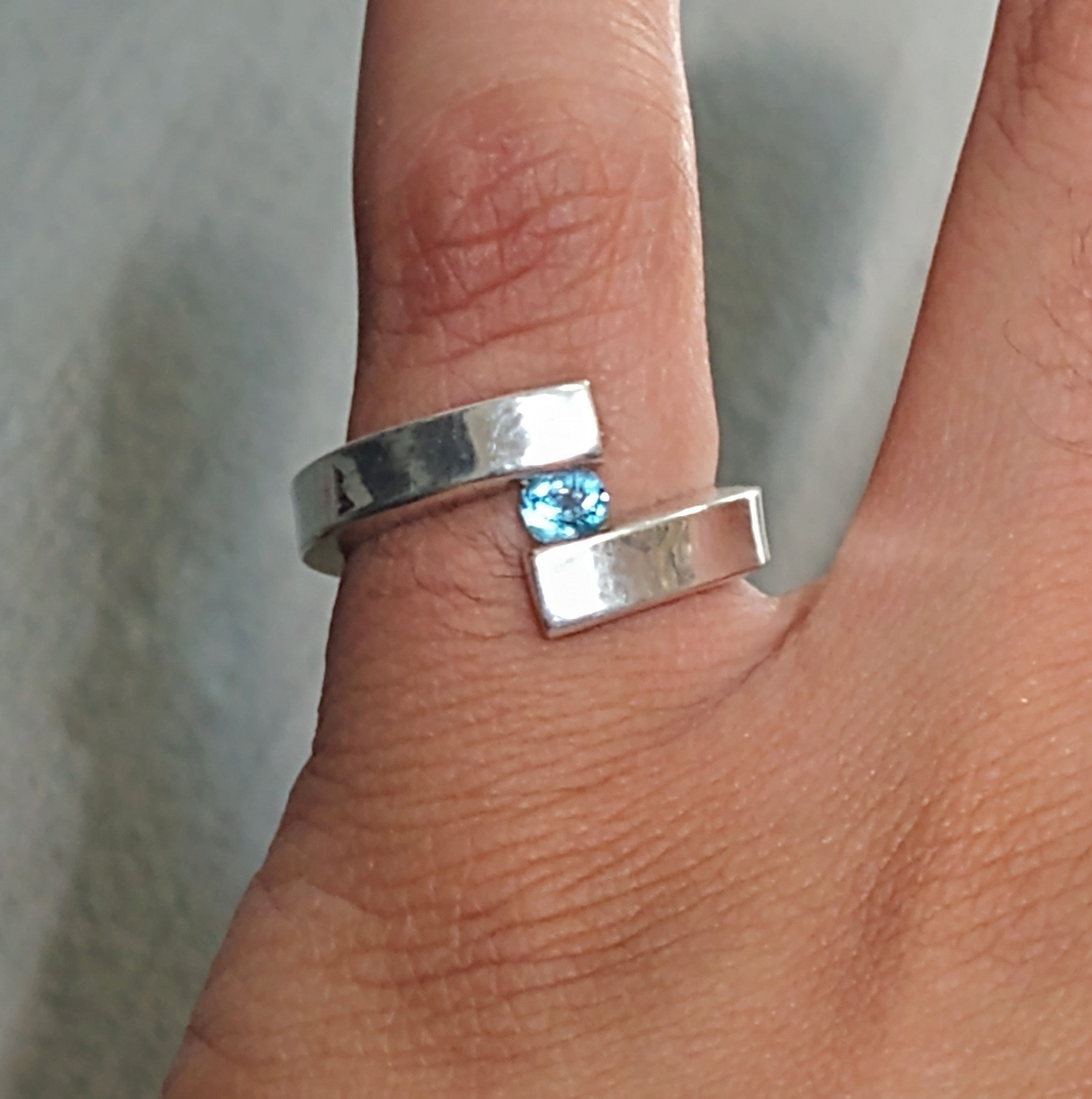 Jewelry Sterling Silver Ring Size 7 Blue Stone Modern Minimalist Size ONE SIZE - 10 Thumbnail