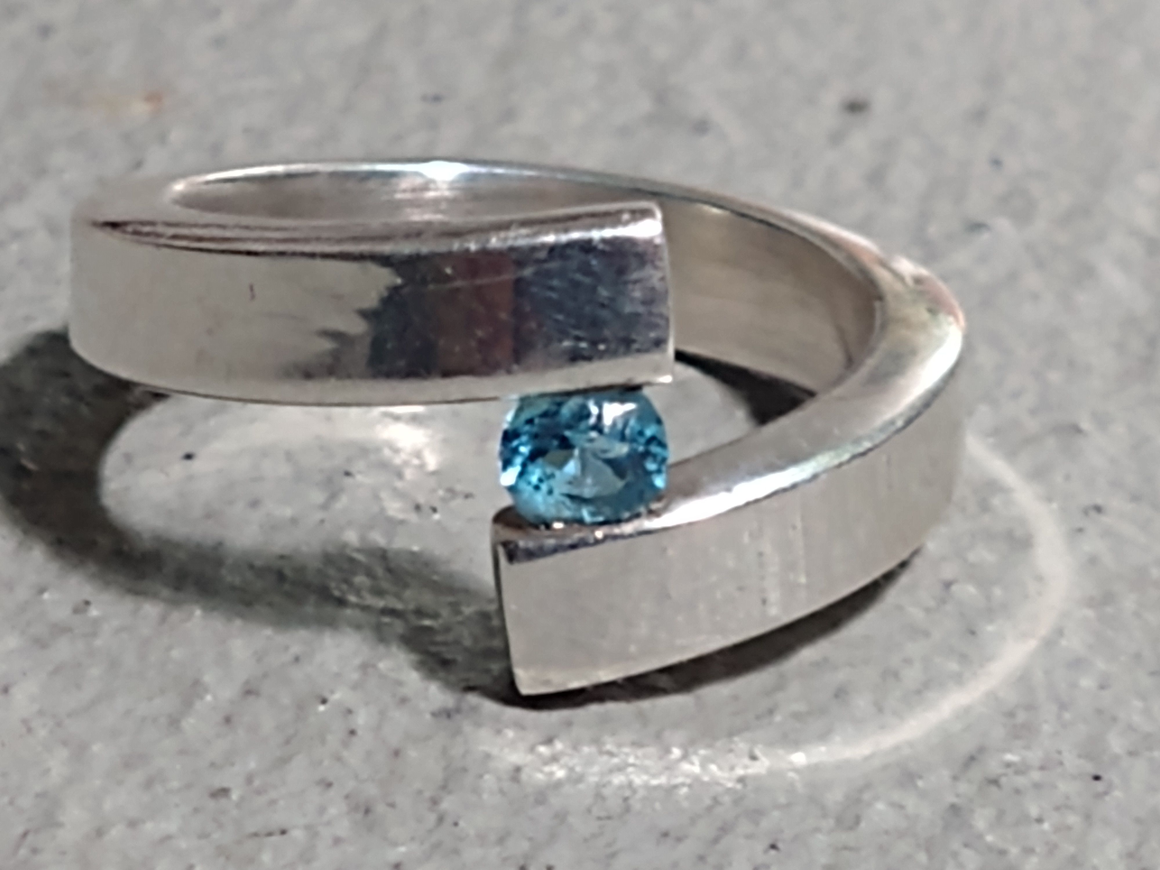 Jewelry Sterling Silver Ring Size 7 Blue Stone Modern Minimalist Size ONE SIZE - 3 Thumbnail
