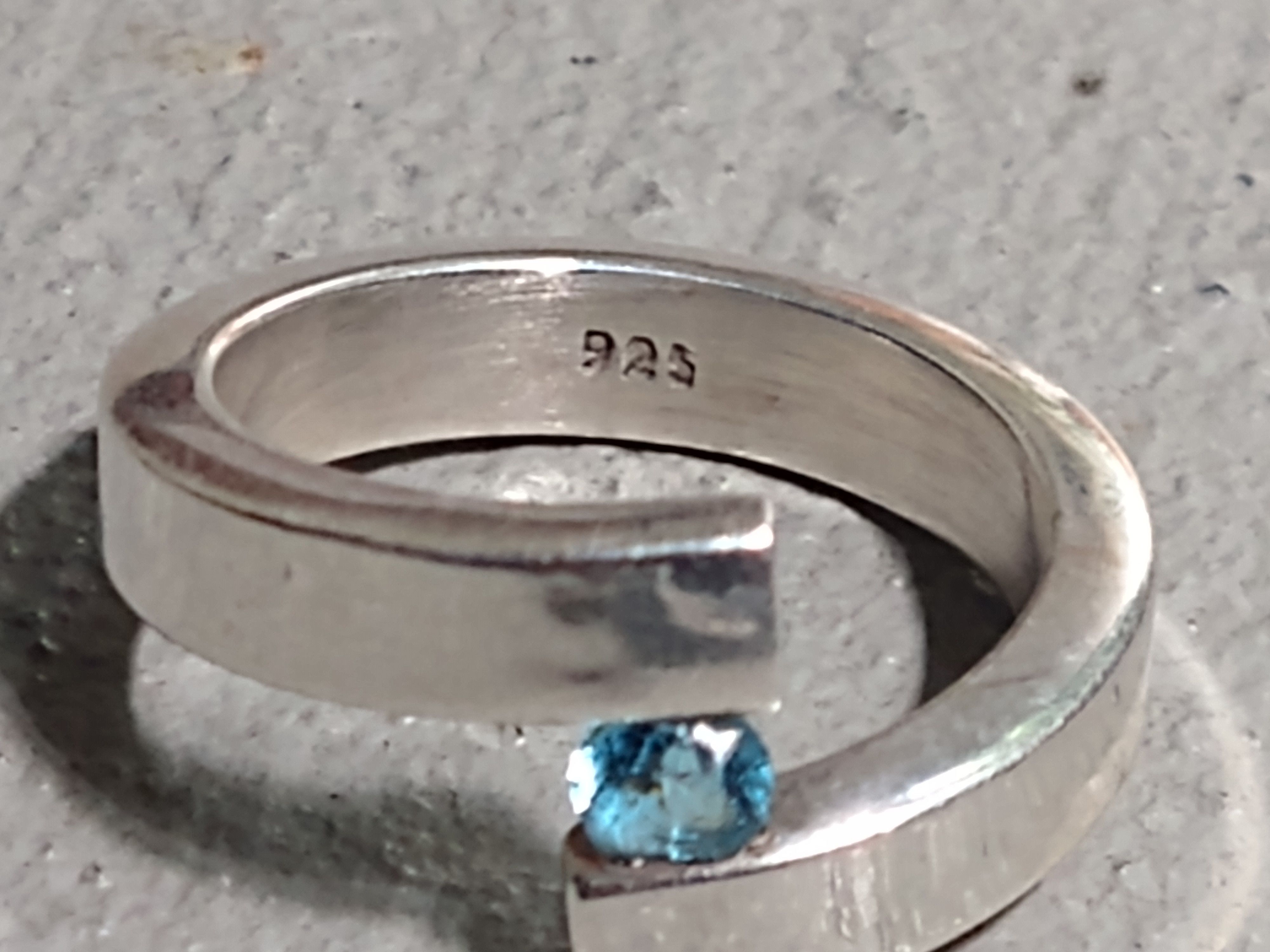 Jewelry Sterling Silver Ring Size 7 Blue Stone Modern Minimalist Size ONE SIZE - 6 Thumbnail