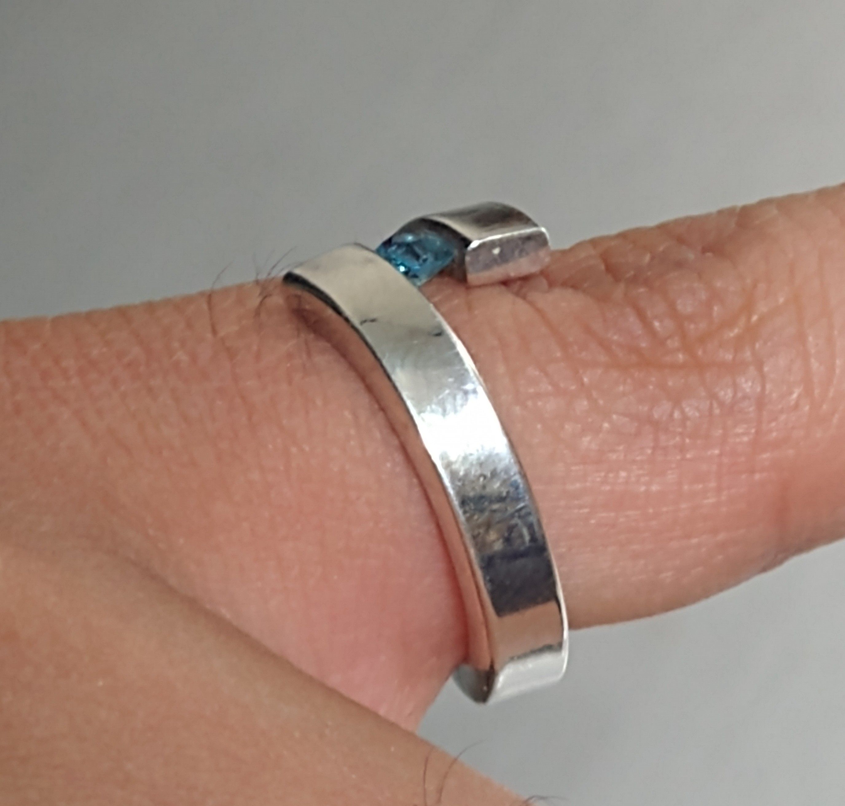 Jewelry Sterling Silver Ring Size 7 Blue Stone Modern Minimalist Size ONE SIZE - 11 Thumbnail
