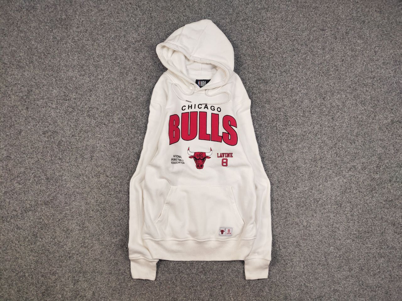 NBA Chicago Bulls x NBA Logo White Light Hoodie Vintage Style Size US S / EU 44-46 / 1 - 1 Thumbnail