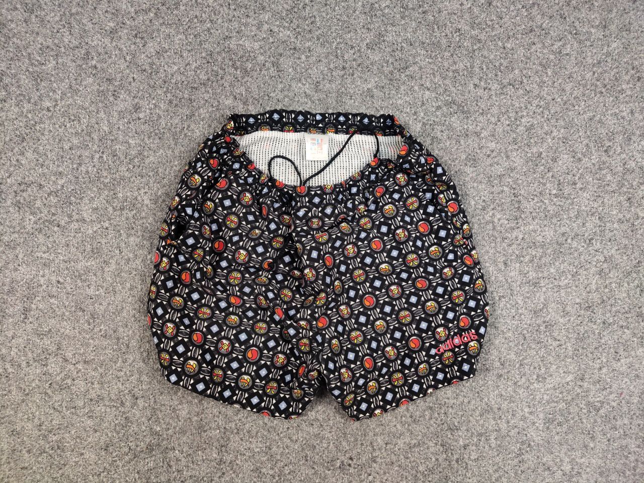 Adidas Rare Vintage 90's Adidas Originals Multi Logo Shorts Size US 32 / EU 48 - 1 Thumbnail