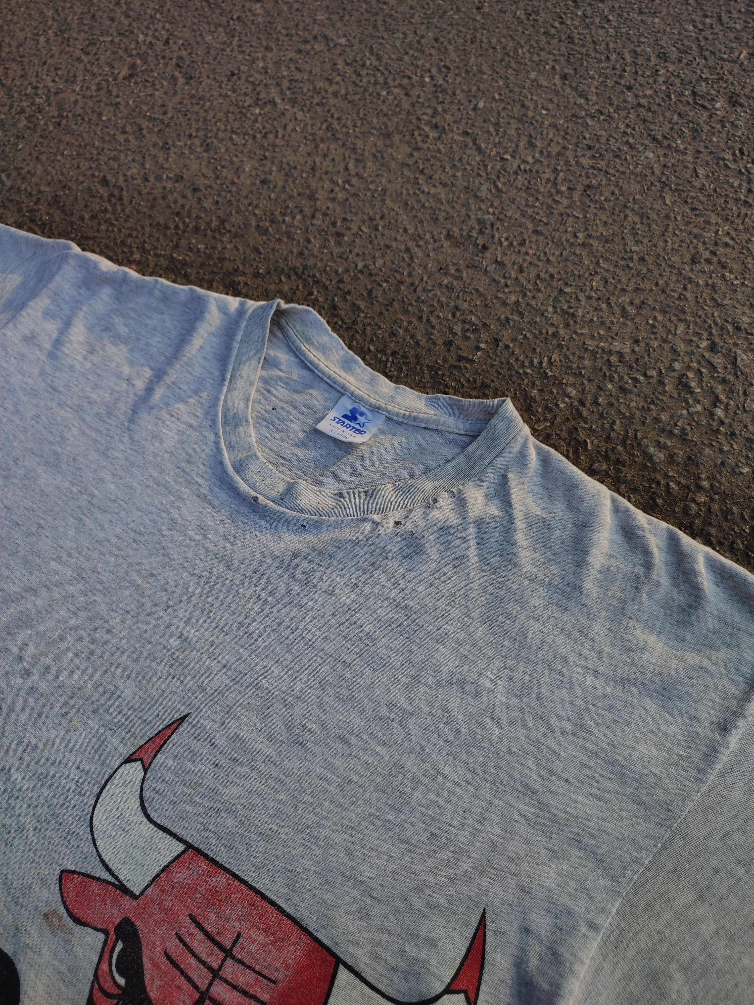 NBA Trashed Chicago bulls vintage T-shirt Size US XL / EU 56 / 4 - 5 Thumbnail