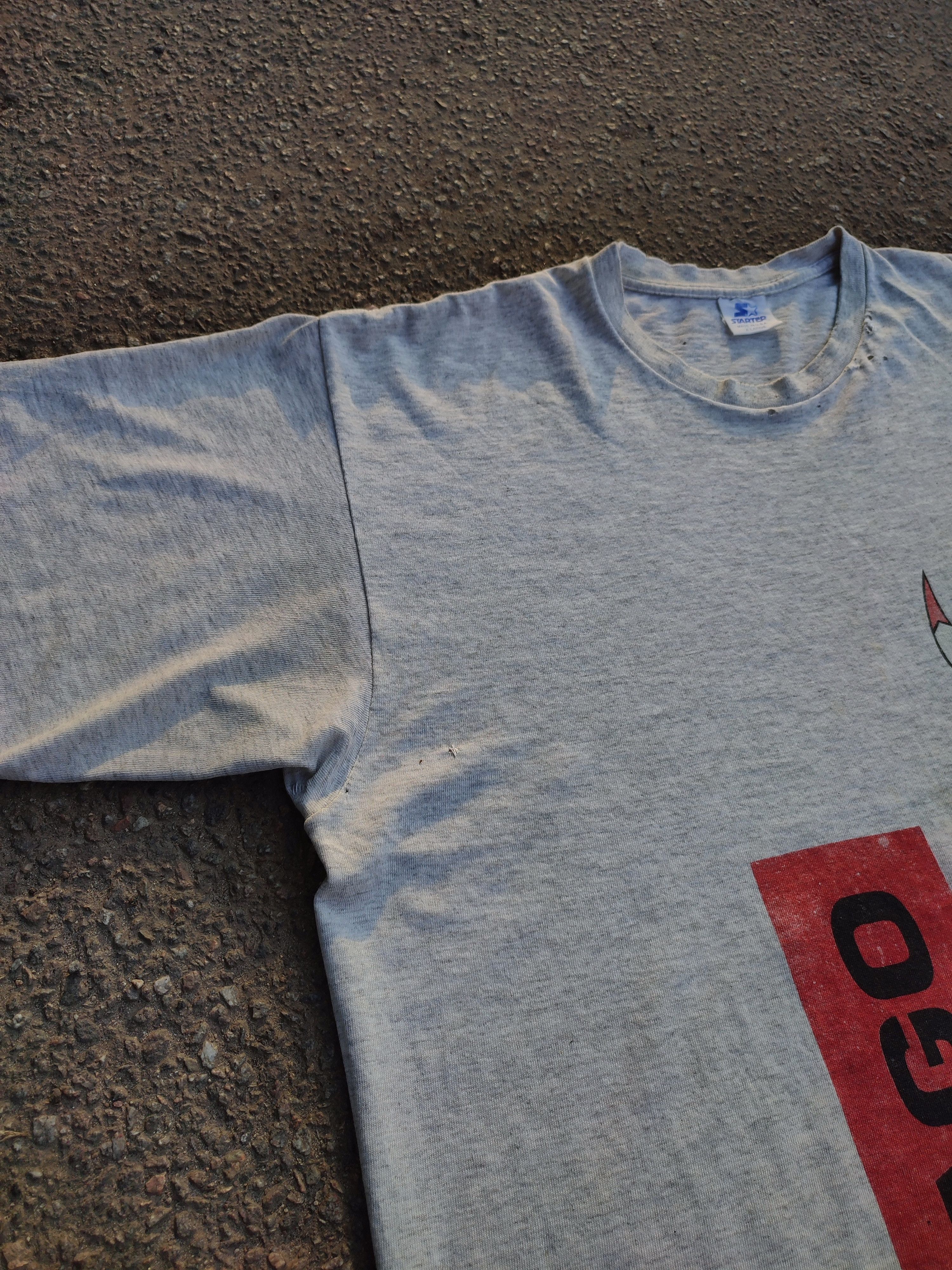 NBA Trashed Chicago bulls vintage T-shirt Size US XL / EU 56 / 4 - 9 Thumbnail
