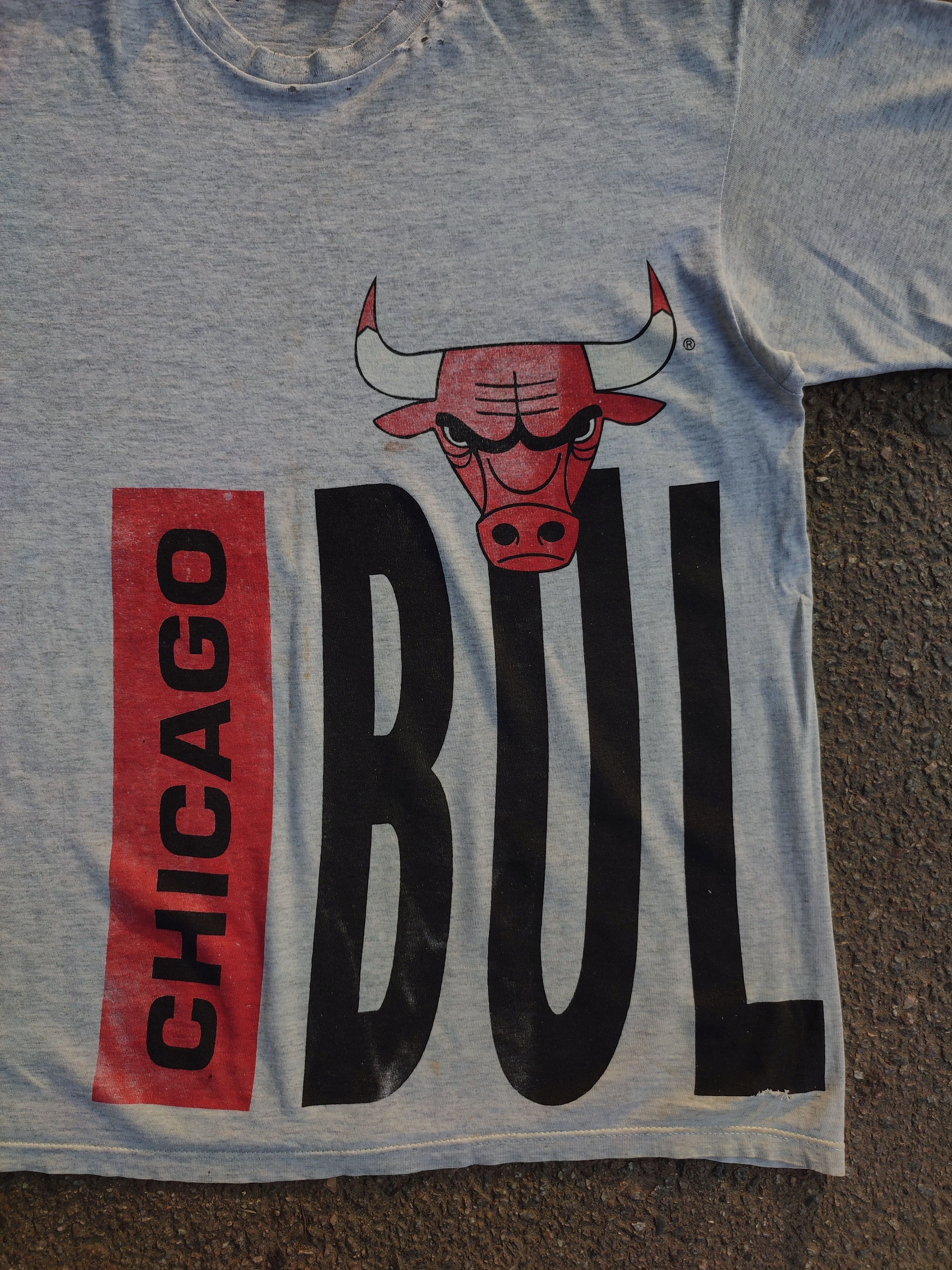 NBA Trashed Chicago bulls vintage T-shirt Size US XL / EU 56 / 4 - 4 Thumbnail
