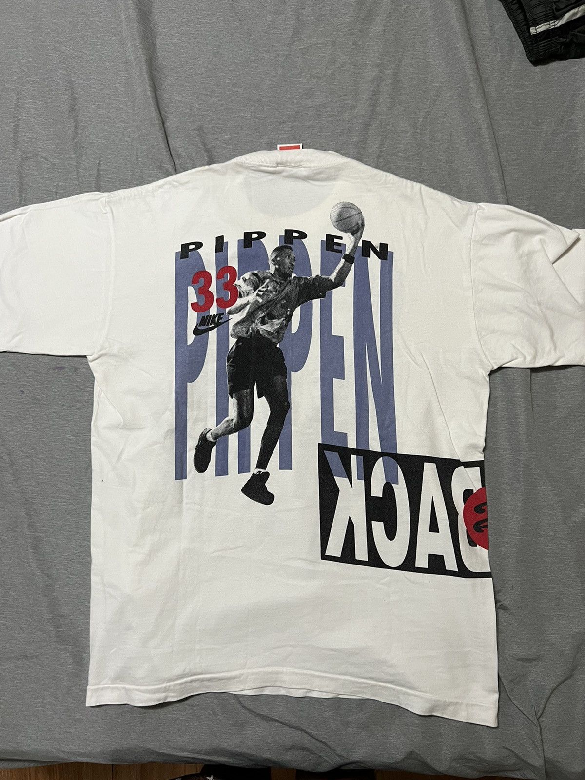 Jordan Brand × NBA × Vintage Vintage Jordan Pippen Back 2 Back Wrap Around Tee Size US L / EU 52-54 / 3 - 4 Thumbnail