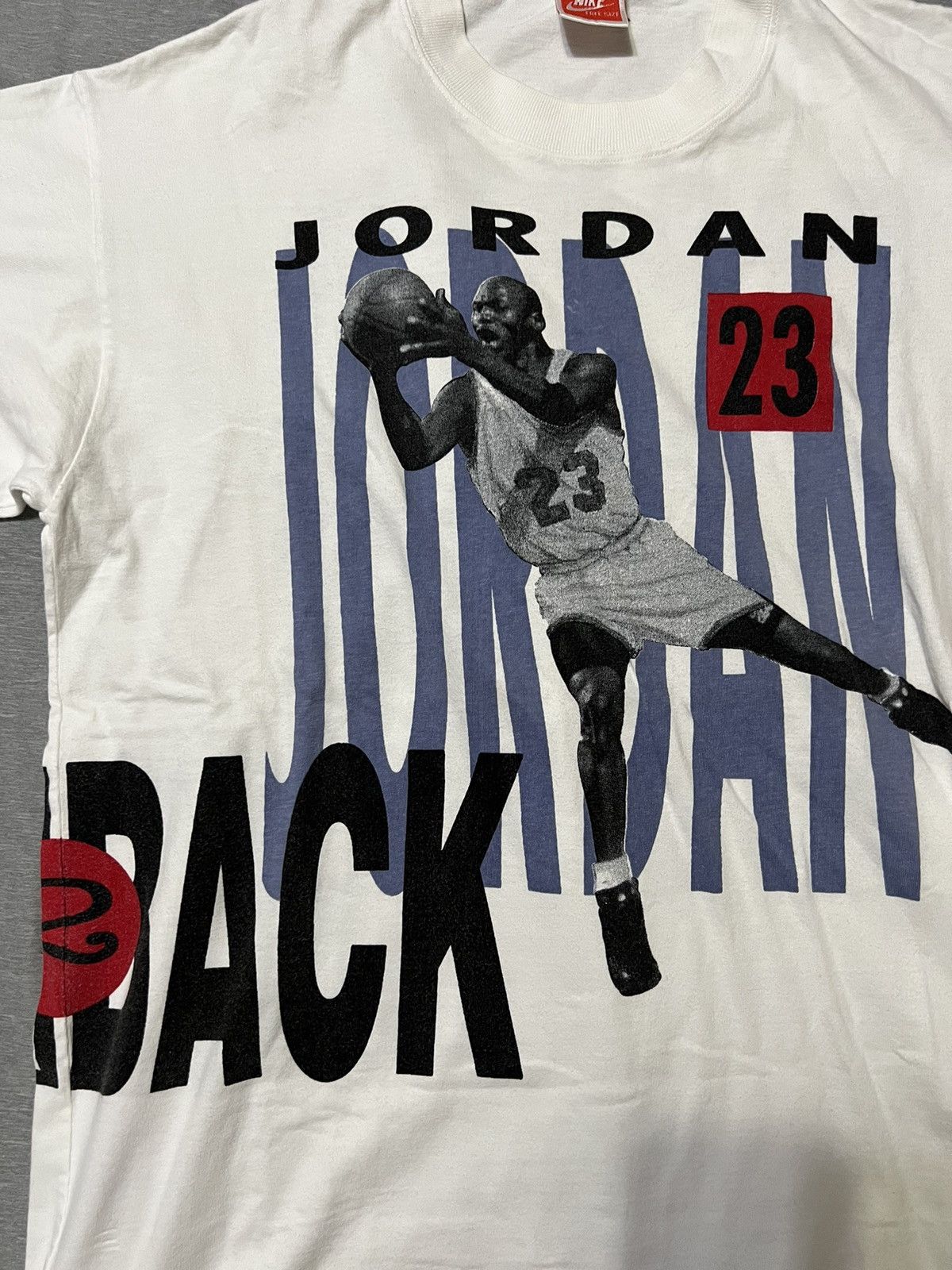 Jordan Brand × NBA × Vintage Vintage Jordan Pippen Back 2 Back Wrap Around Tee Size US L / EU 52-54 / 3 - 2 Thumbnail