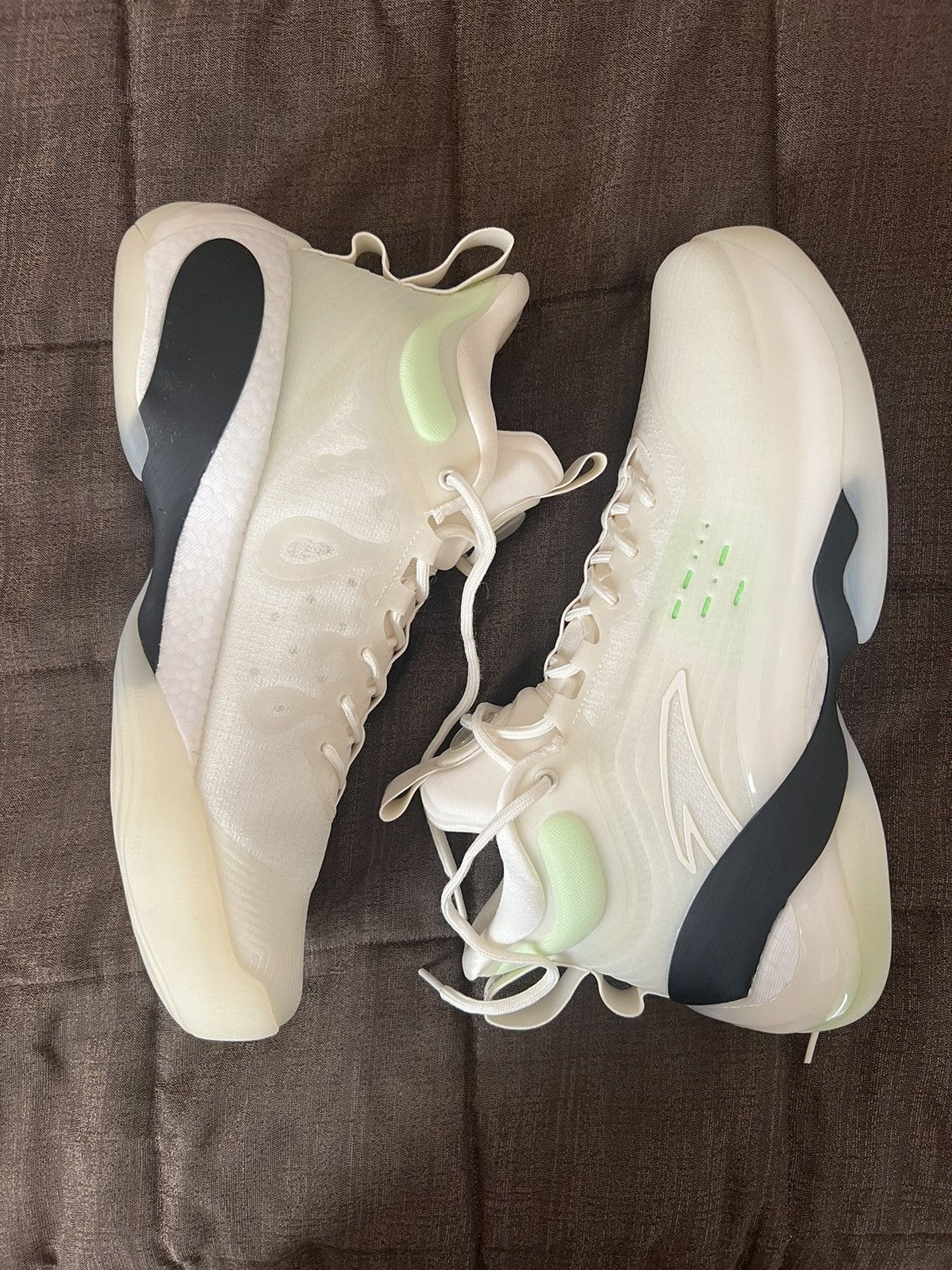 Other Anta KT7 Translucent Glow Size US 12.5 / EU 45-46 - 3 Thumbnail