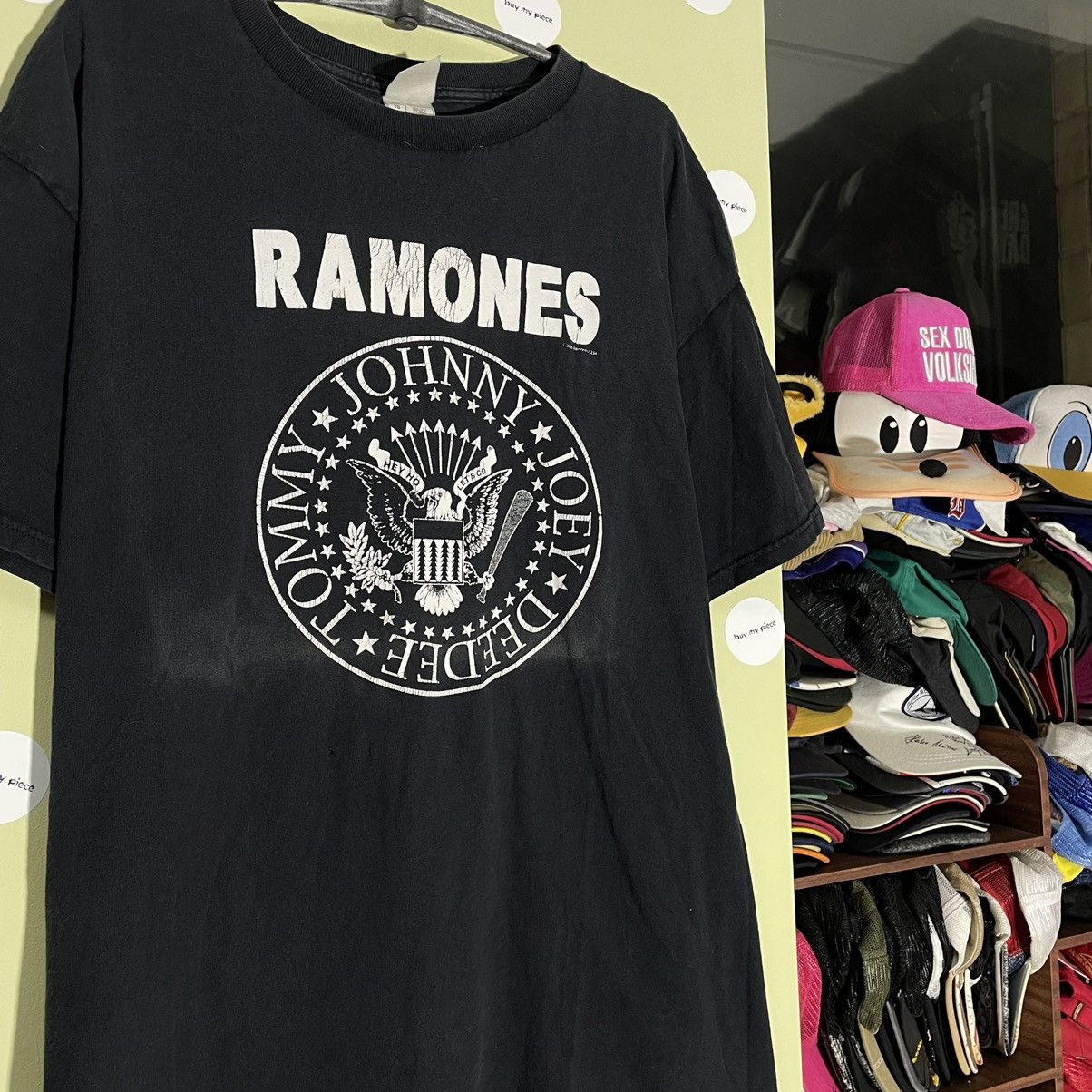 Band Tees Vintage Y2K Ramones Hey Ho Tee Face Horror Print Band Tour Size US XL / EU 56 / 4 - 5 Thumbnail