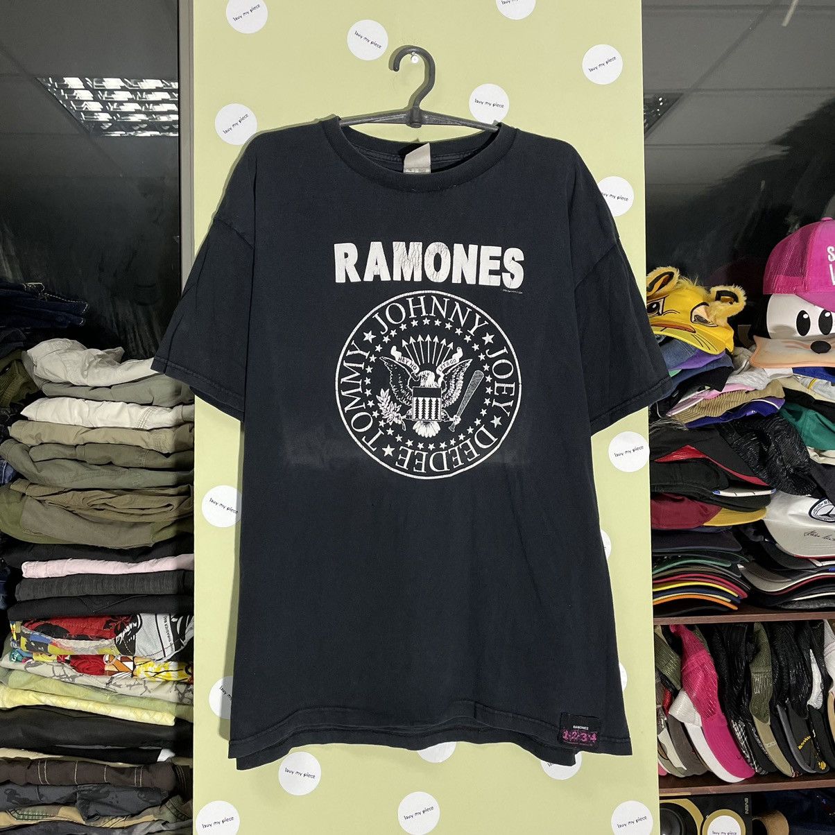 Band Tees Vintage Y2K Ramones Hey Ho Tee Face Horror Print Band Tour Size US XL / EU 56 / 4 - 1 Thumbnail