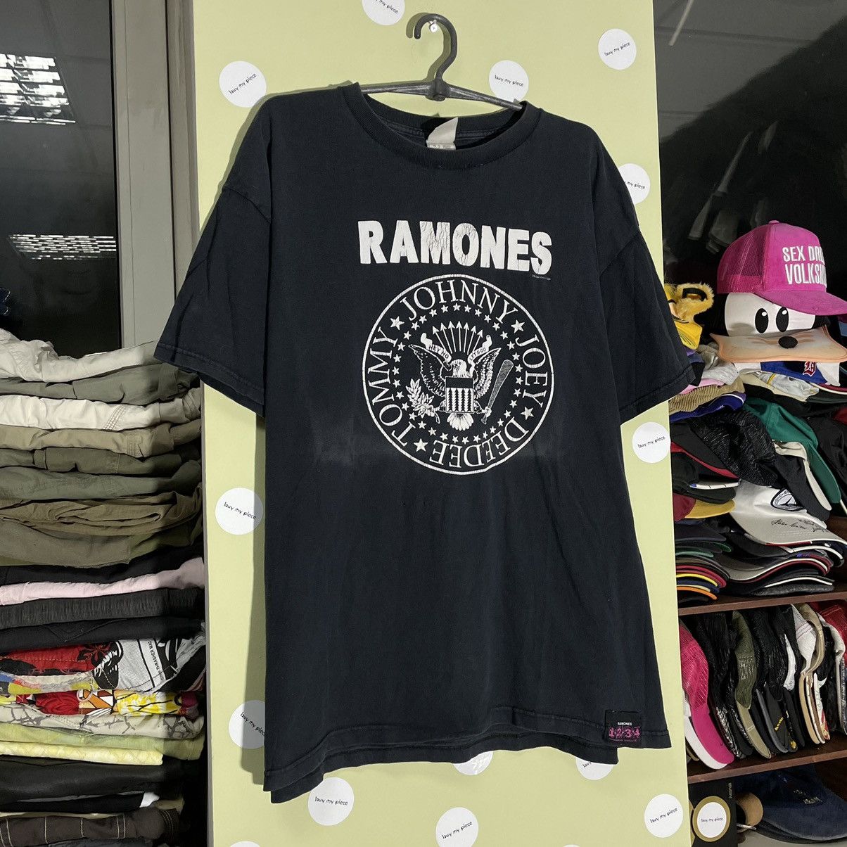 Band Tees Vintage Y2K Ramones Hey Ho Tee Face Horror Print Band Tour Size US XL / EU 56 / 4 - 2 Thumbnail