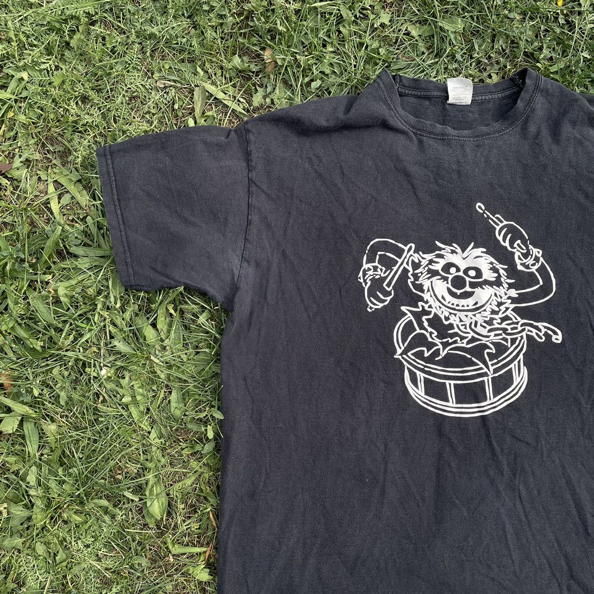 Vintage Vintage Y2K Faded Black Graphic Tee Grunge Skate Style L Size US L / EU 52-54 / 3 - 3 Thumbnail