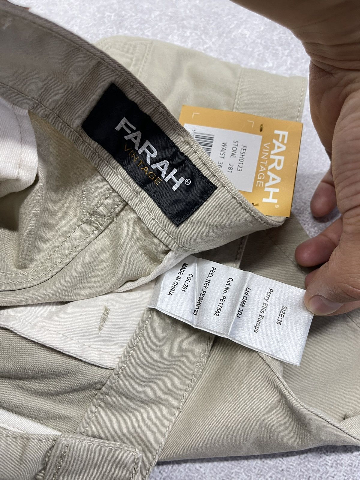 Farah New Shorts Farah Vintage Chino Beige Size XL Size US 36 / EU 52 - 7 Thumbnail