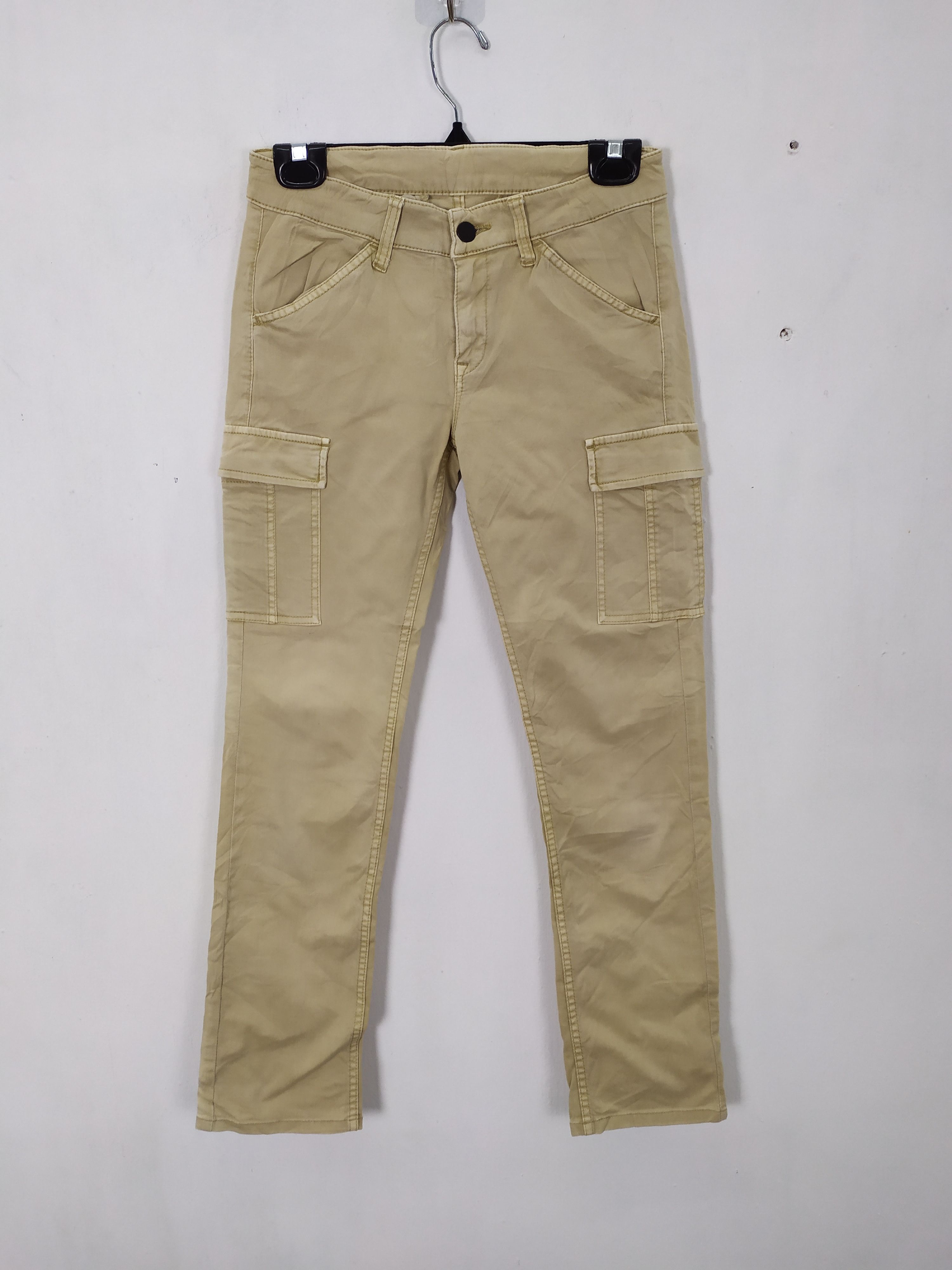 Uniqlo UNIQLO SKINNY CARGO PANTS MULTIPOCKET TACTICAL Size US 26 / EU 42 - 1 Thumbnail