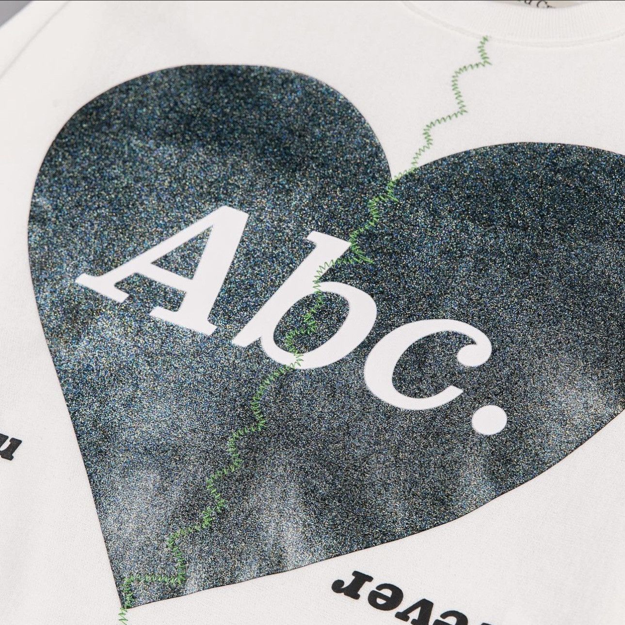 Advisory Board Crystals Advisory Board Crystals Broken Heart Crewneck Sweatshirt Size US M / EU 48-50 / 2 - 3 Thumbnail