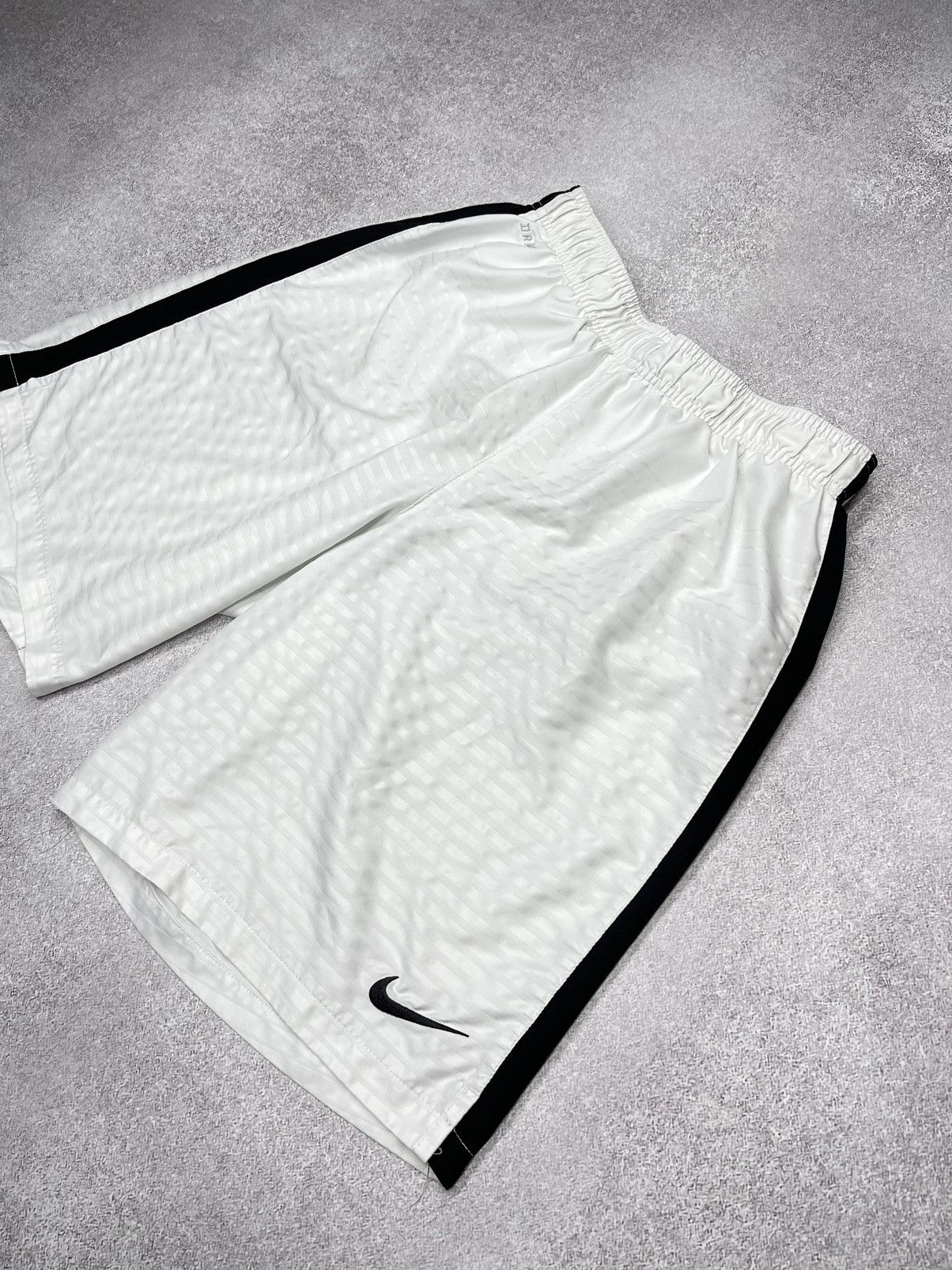 Nike Mens Nike Dri Fit Shorts White Y2K Drill Size L Size US 34 / EU 50 - 2 Thumbnail