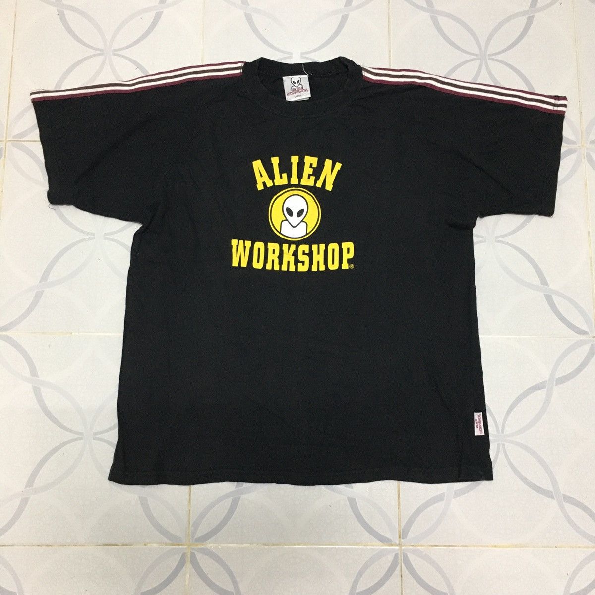 Alien Workshop Rare‼️🔥Vintage Alien Workshop Survival Side Tape T-Shirt Size US M / EU 48-50 / 2 - 1 Thumbnail